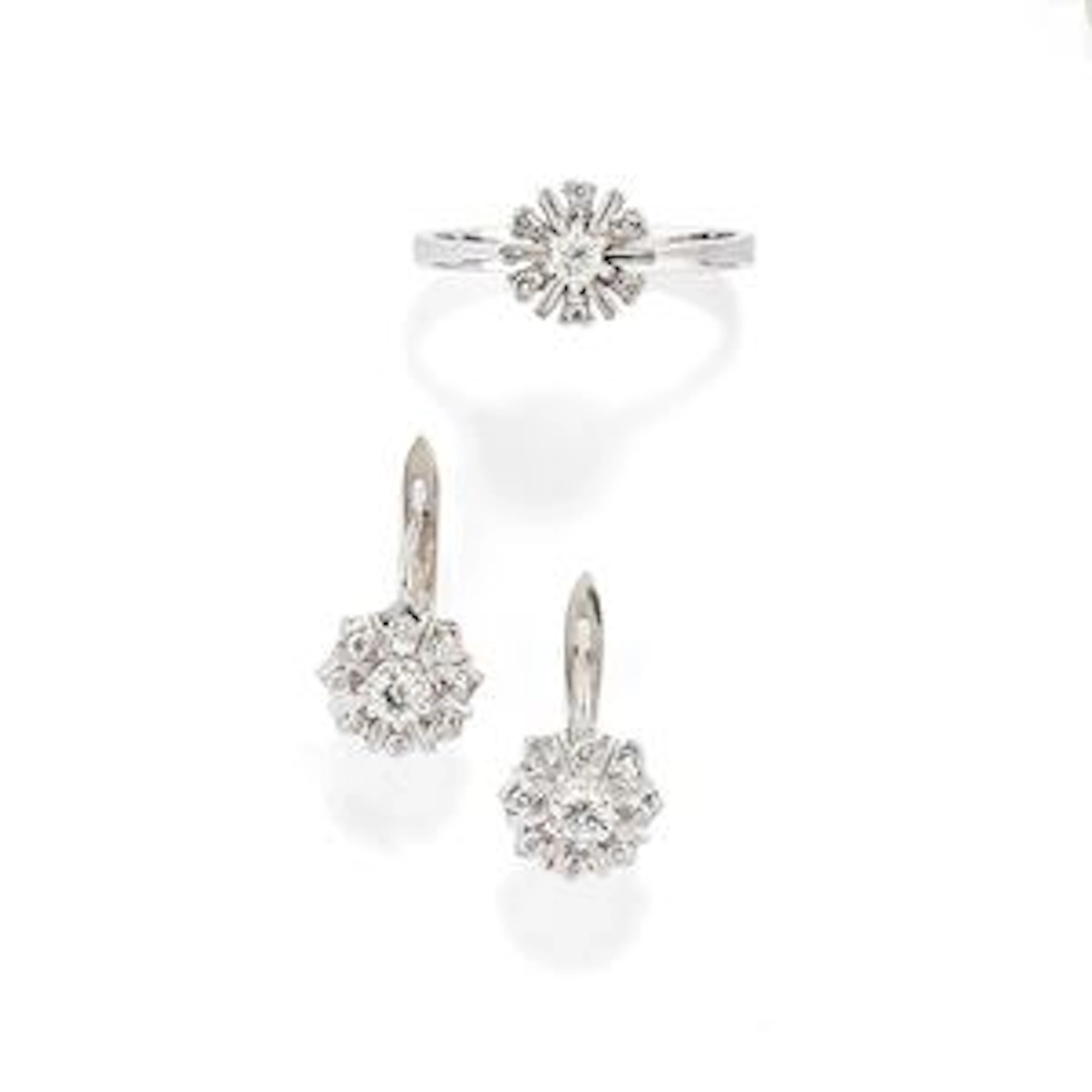 Anello e orecchini con diamanti