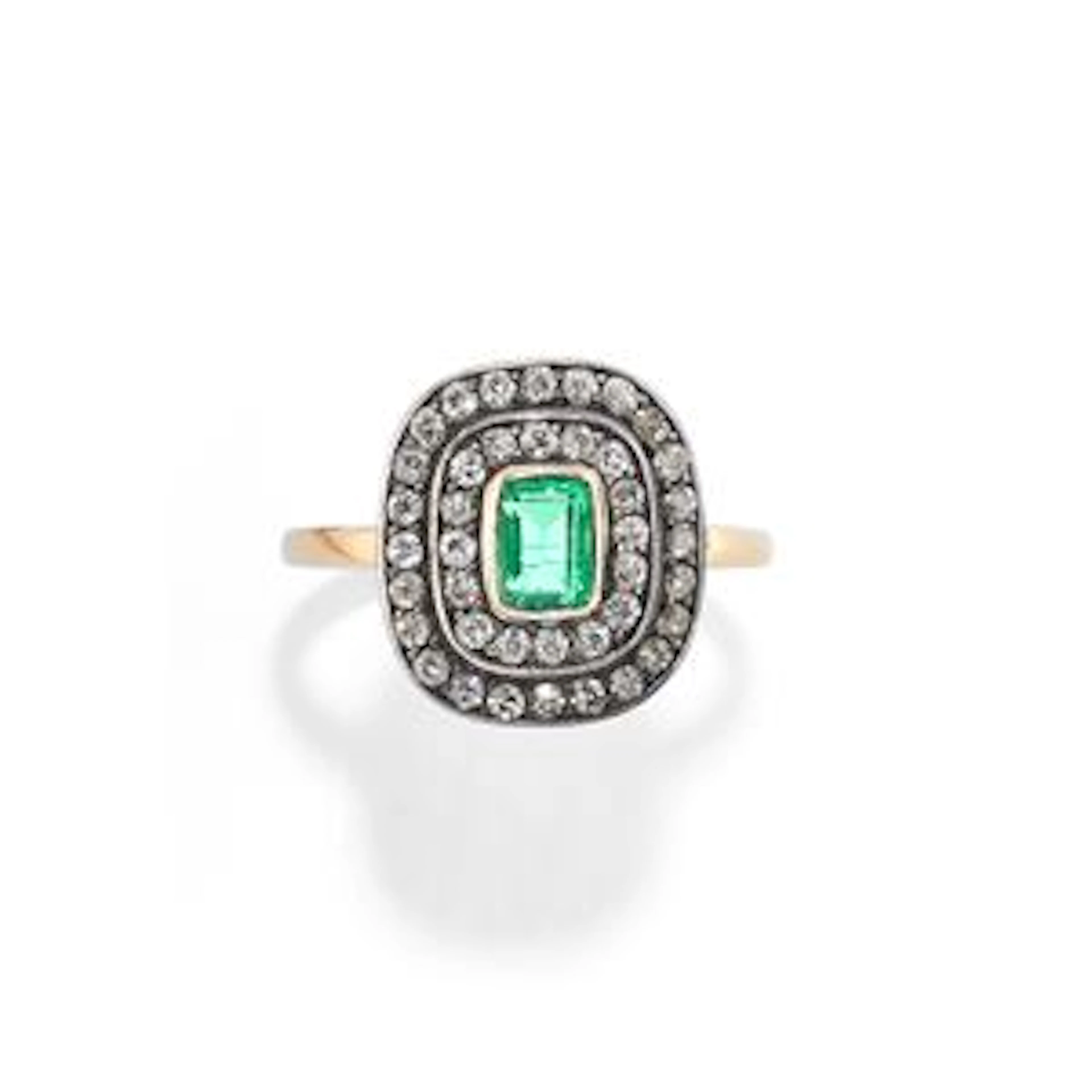 Anello con smeraldo