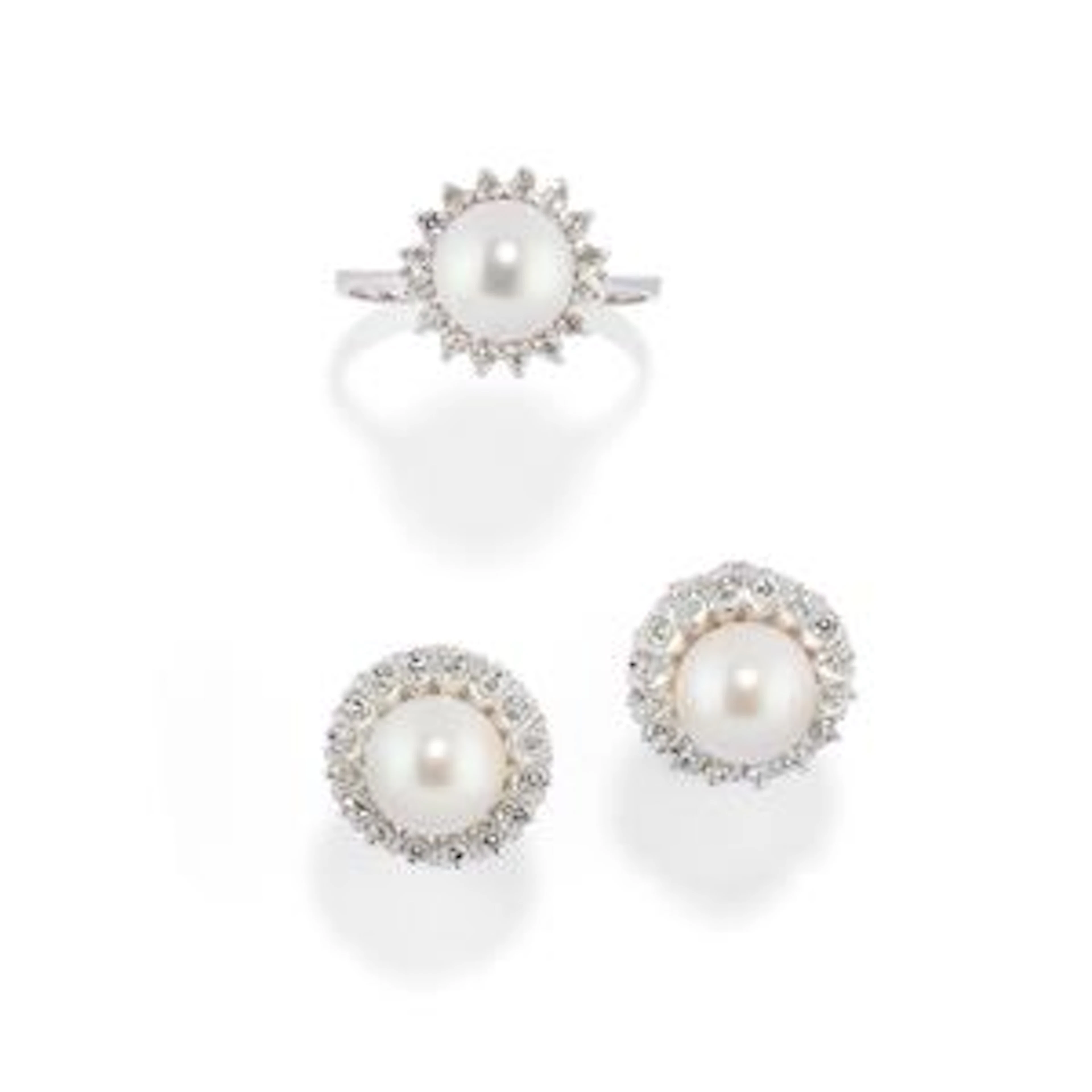 Anello e orecchini con perle