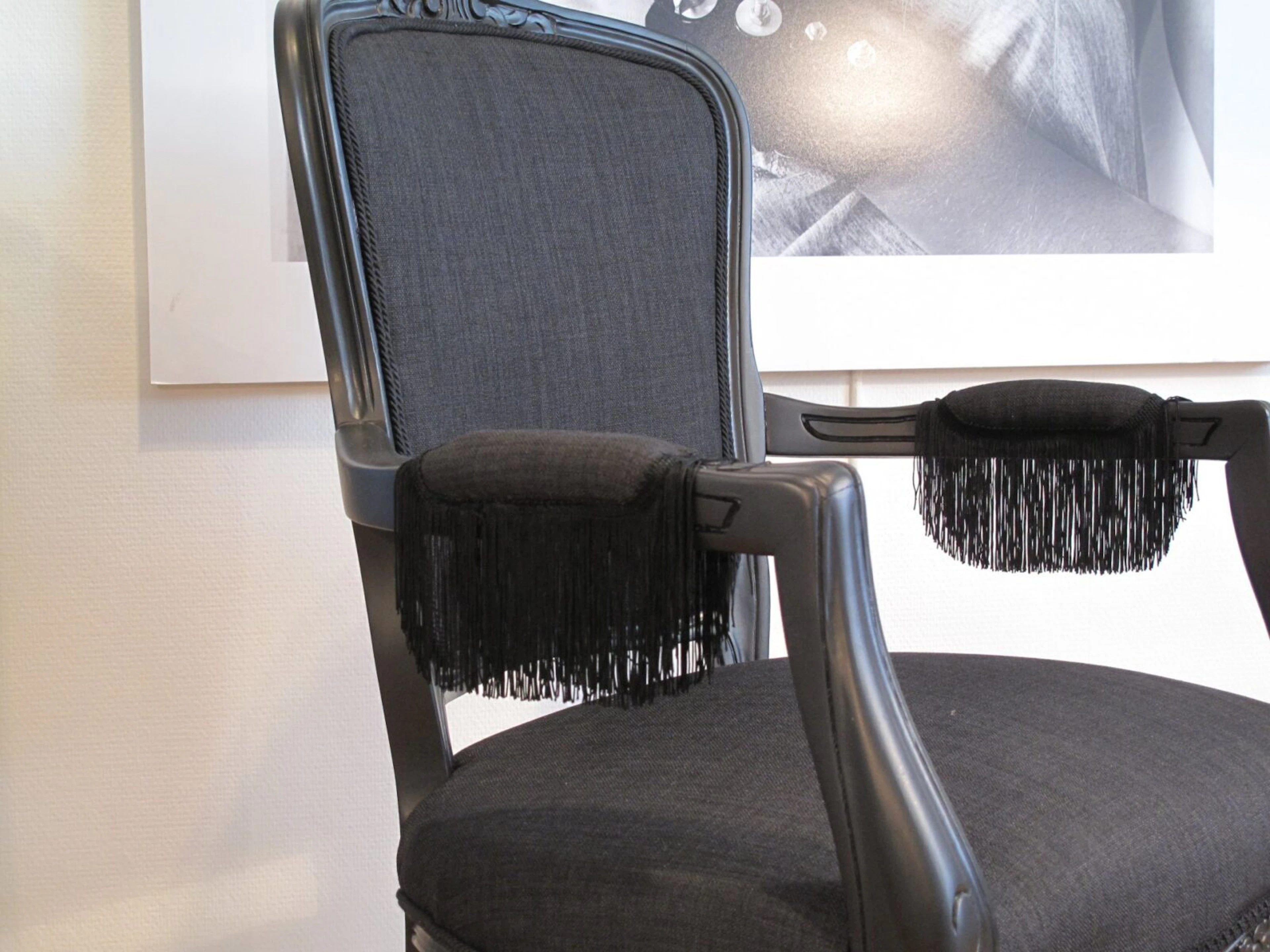 ROKOKO BACK IN BLACK – LIKNANDE KAN BESTÄLLAS