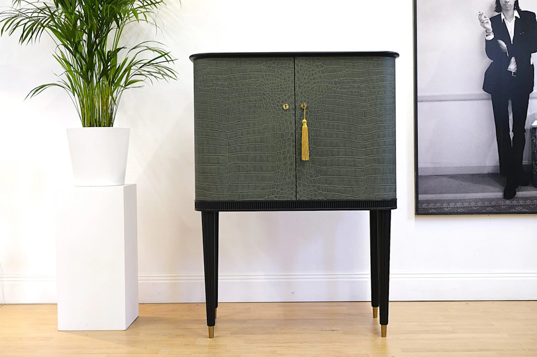 Barskåp Swedish Grace – Crocco Green