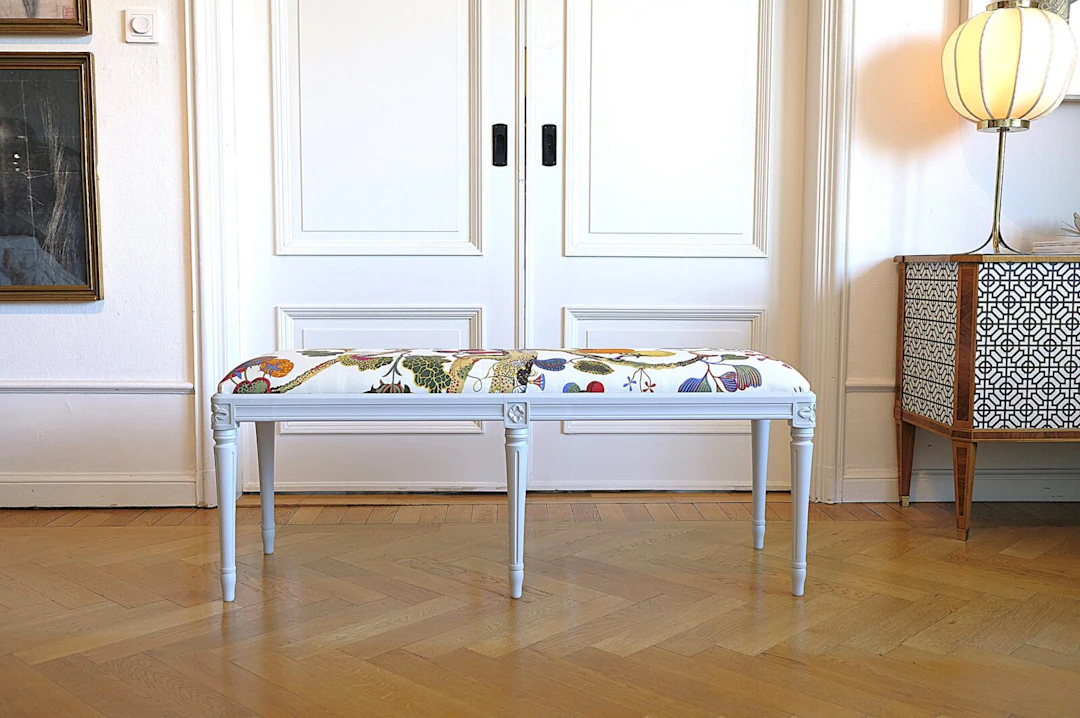 Gustaviansk bänk – Josef Frank – Till salu