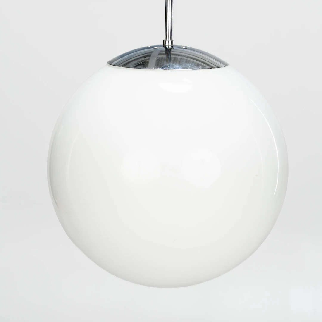 T. RØSTE & CO. KLOTLAMPA, opalglas och metall, funkis, 1930/40-tal.