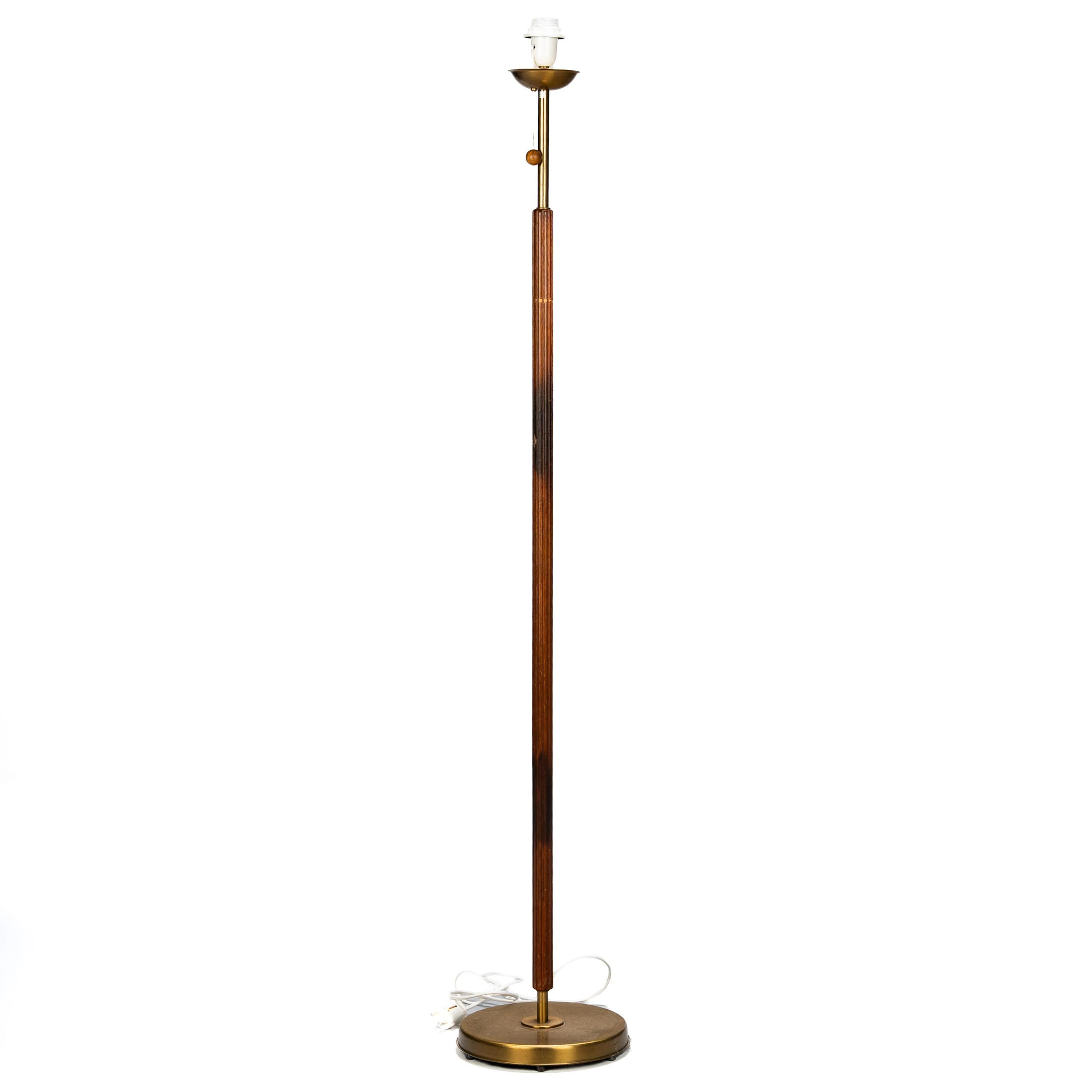 GOLVLAMPA, teak/mässing, Ateljè lyktan, Åhus.