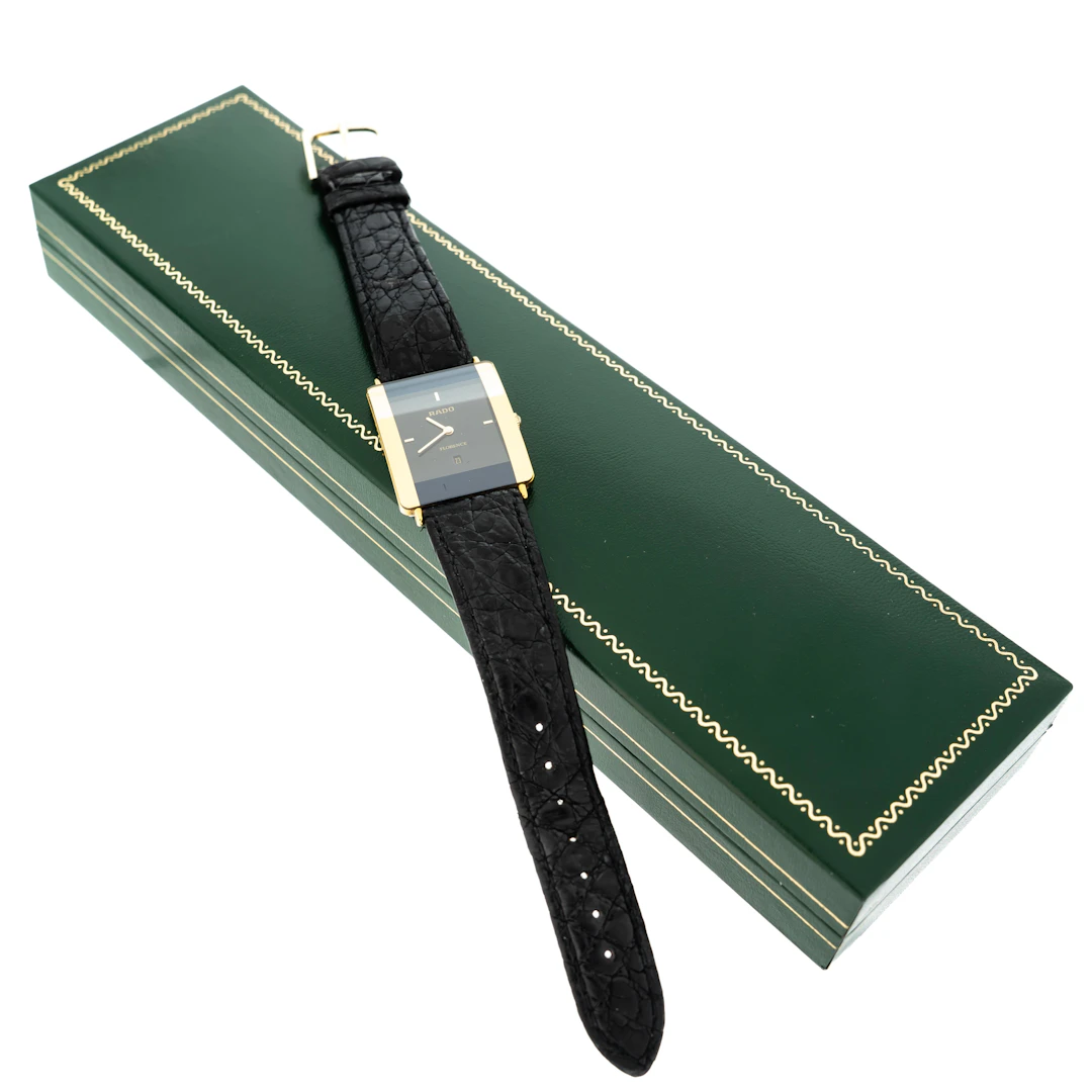 RADO. Armbandsur, "Florence", 32x27 mm, Quartz.