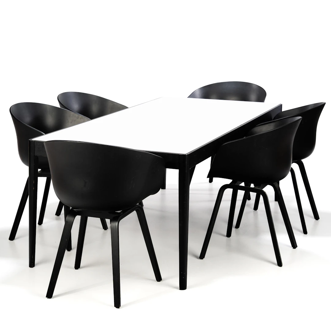 HEE WELLING & HAY OCH JOHAN LAGERSTRÖM. MATGRUPP, About a Chair 22