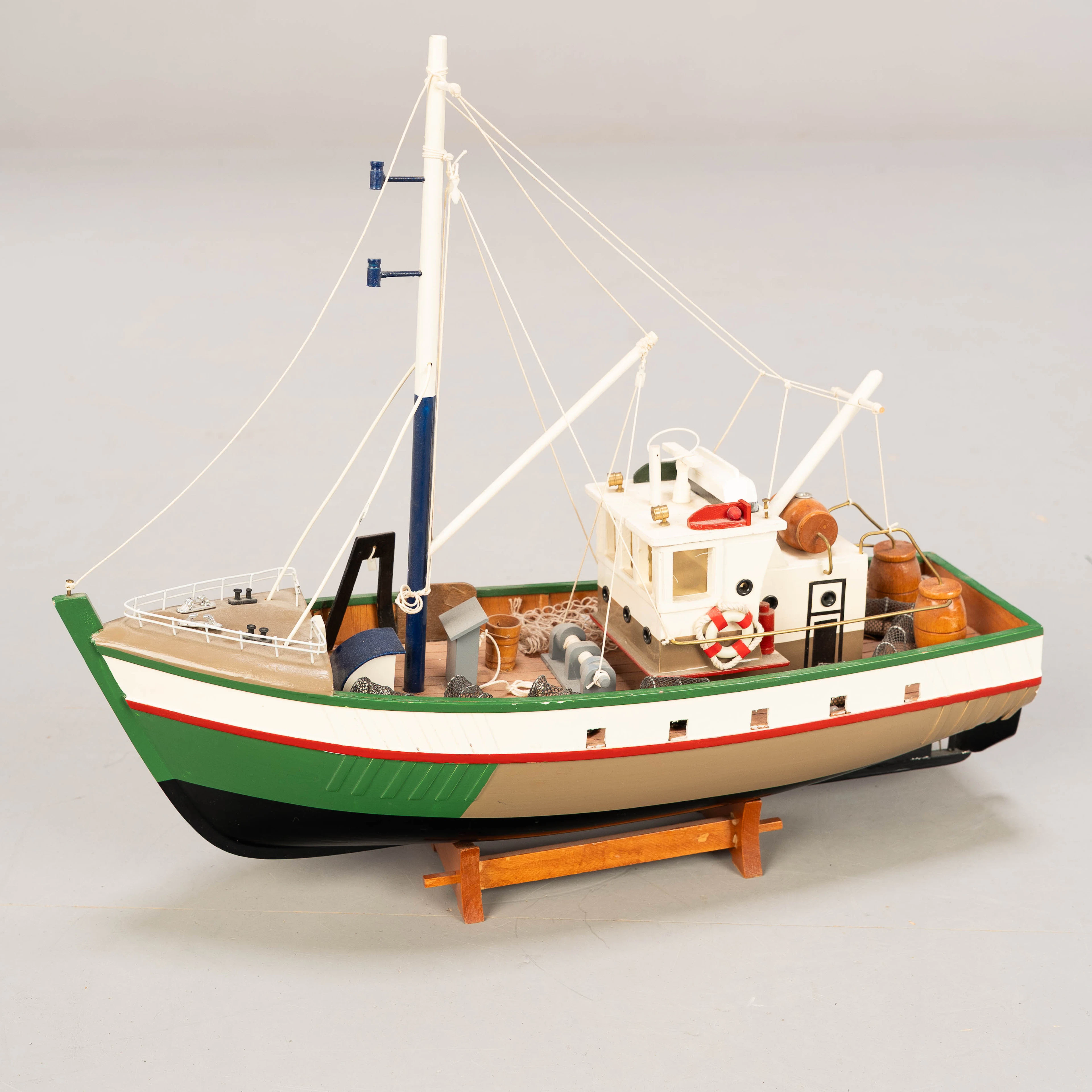 MODELLBÅT, Fiskebåt, Portugisisk, trä, metall, plast, 1900-tal.