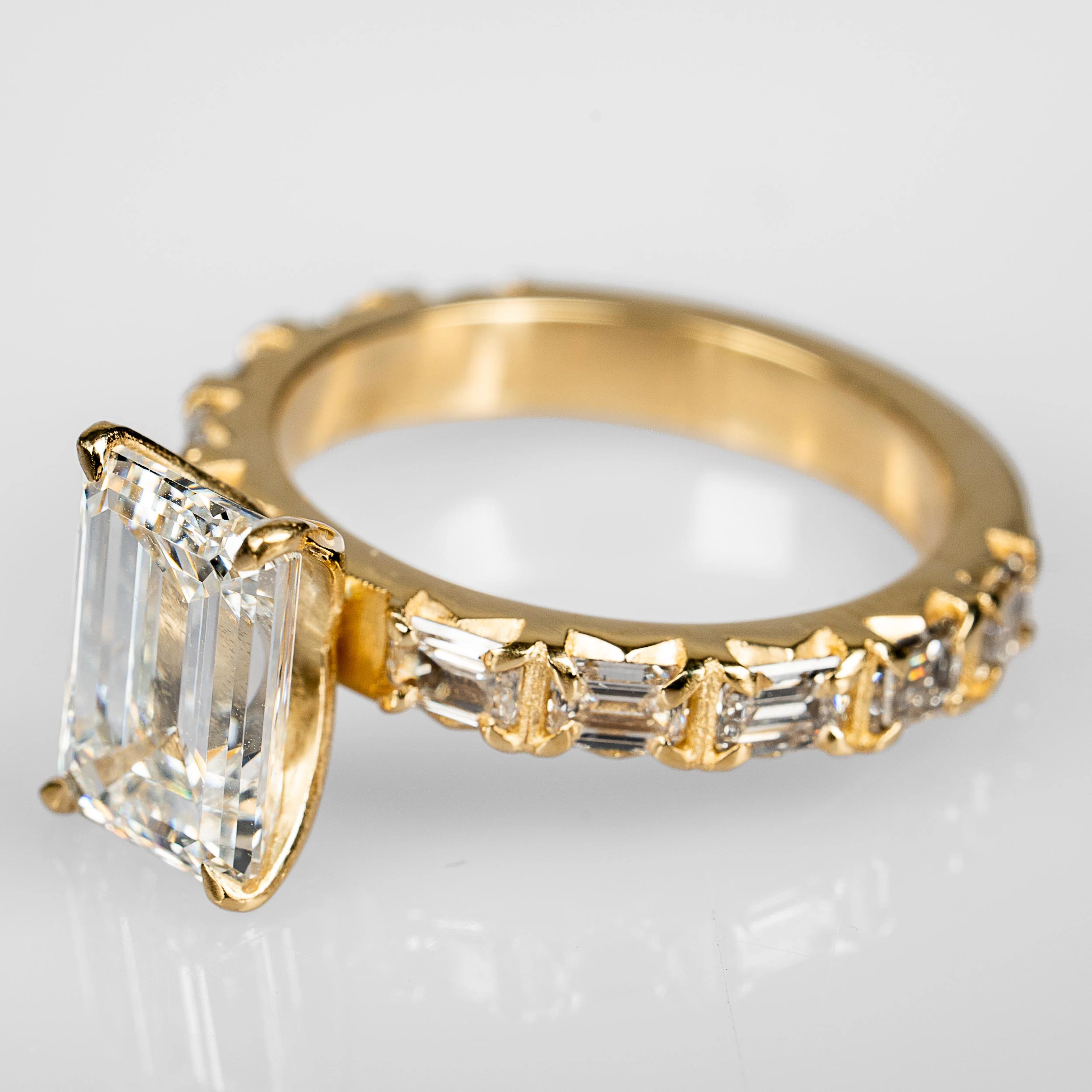 RING. Guld 14K, Besatt med diamant om 3,05 ct.