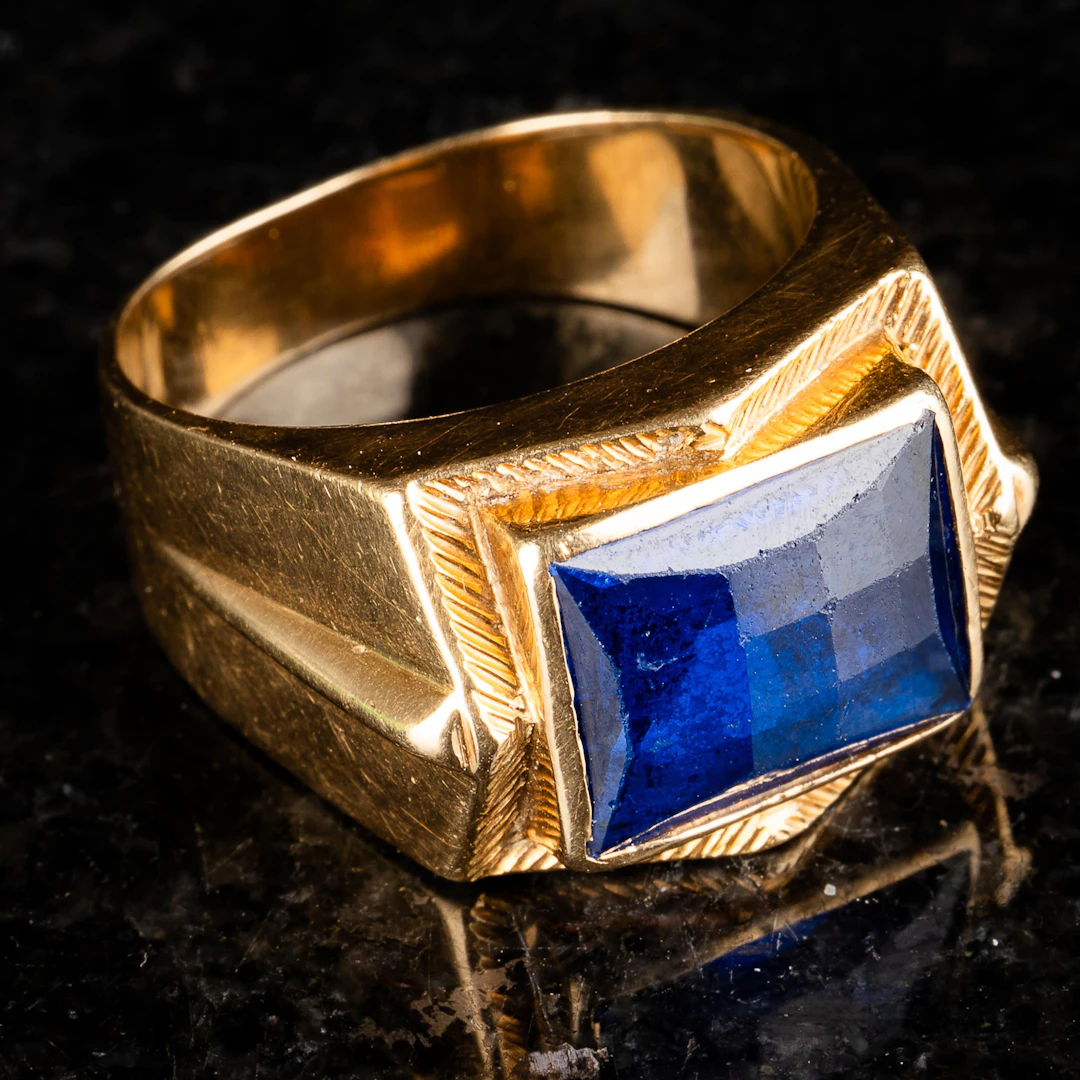 KLACKRING, Guld 14K, Besatt med safir, 1900-tal.