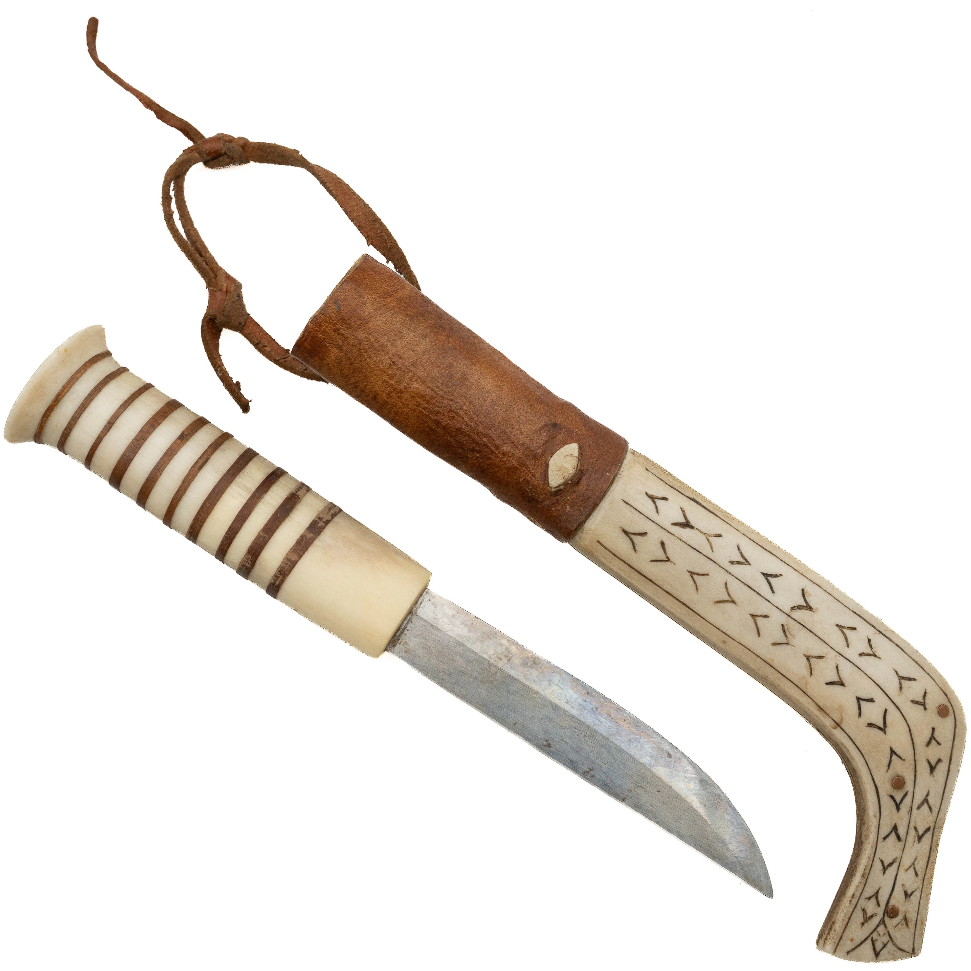 OIDENTIFIERAD SLÖJDARE. Halvhornskniv, Signerad DL, 1900-tal.