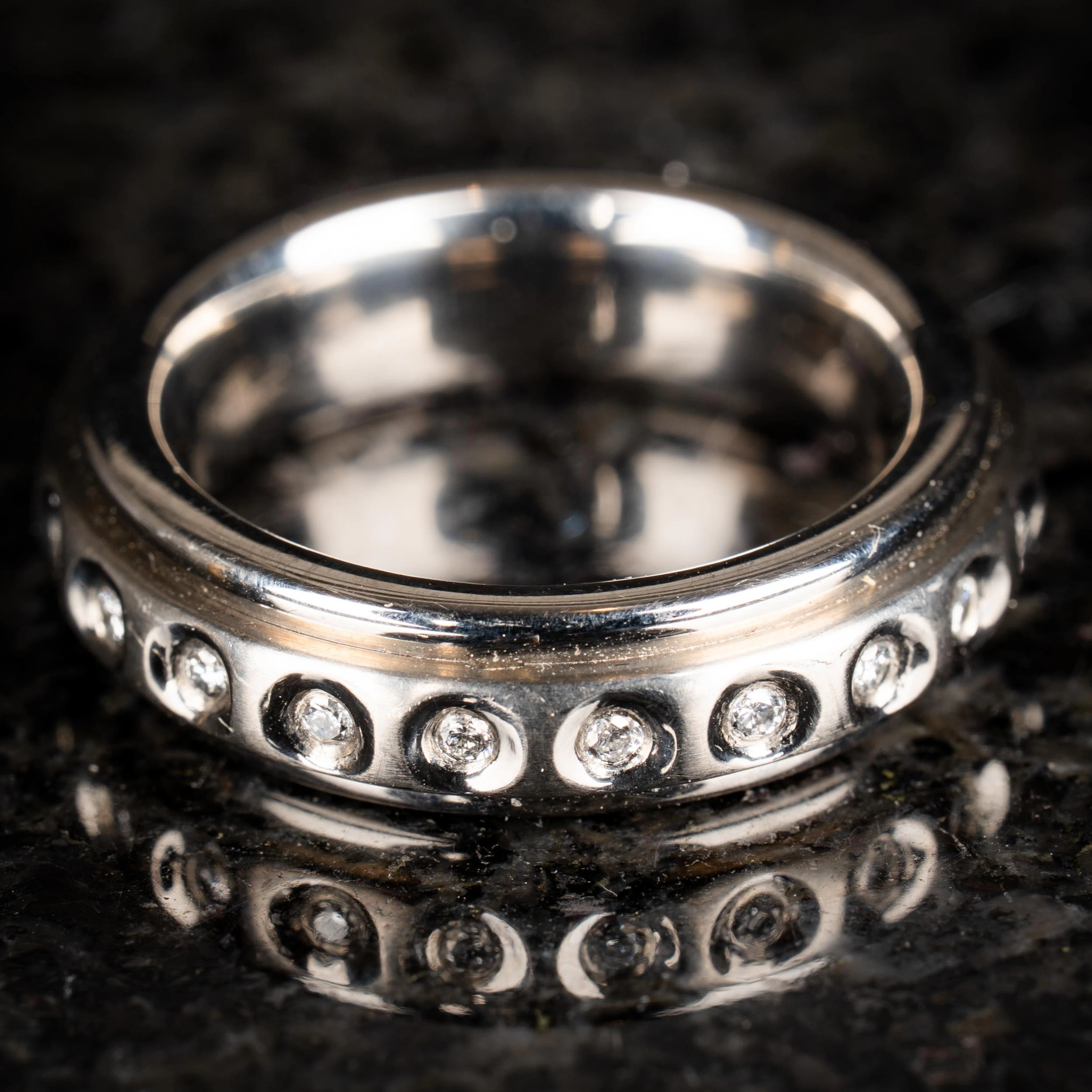 HELALLIANSRING, Titan, Besatt med briljantslipade diamanter, Zeezen.