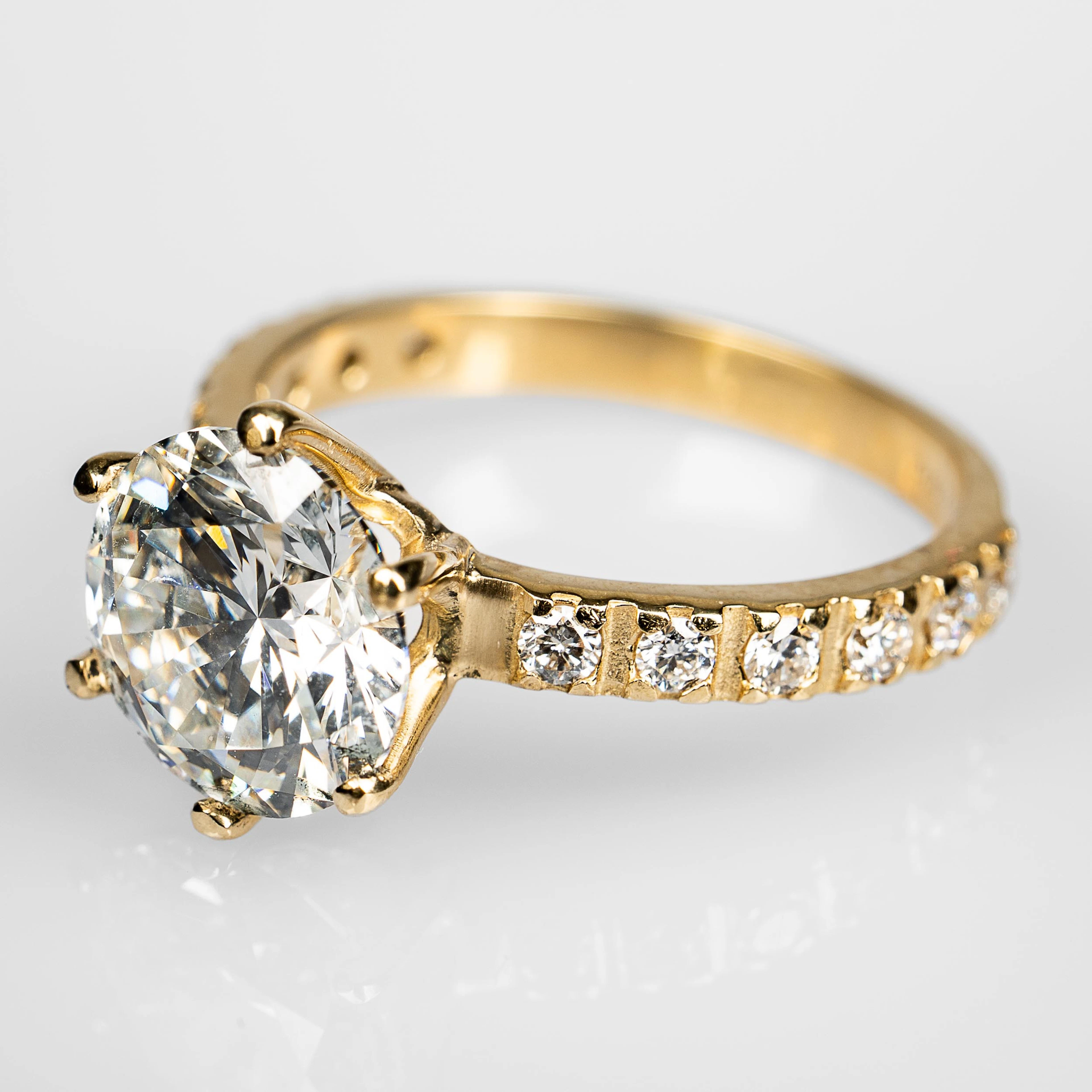 RING. Guld 14K, Besatt med diamant om 3,01 ct.