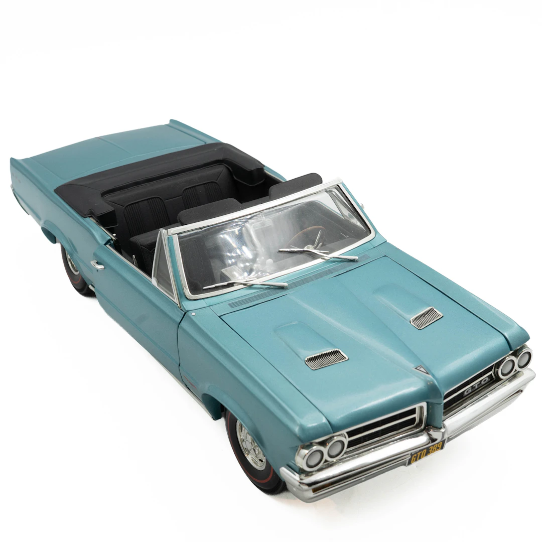 MODELLBIL, Pontiac GTO Convertible 1964, ERTL, 1900-talets slut.