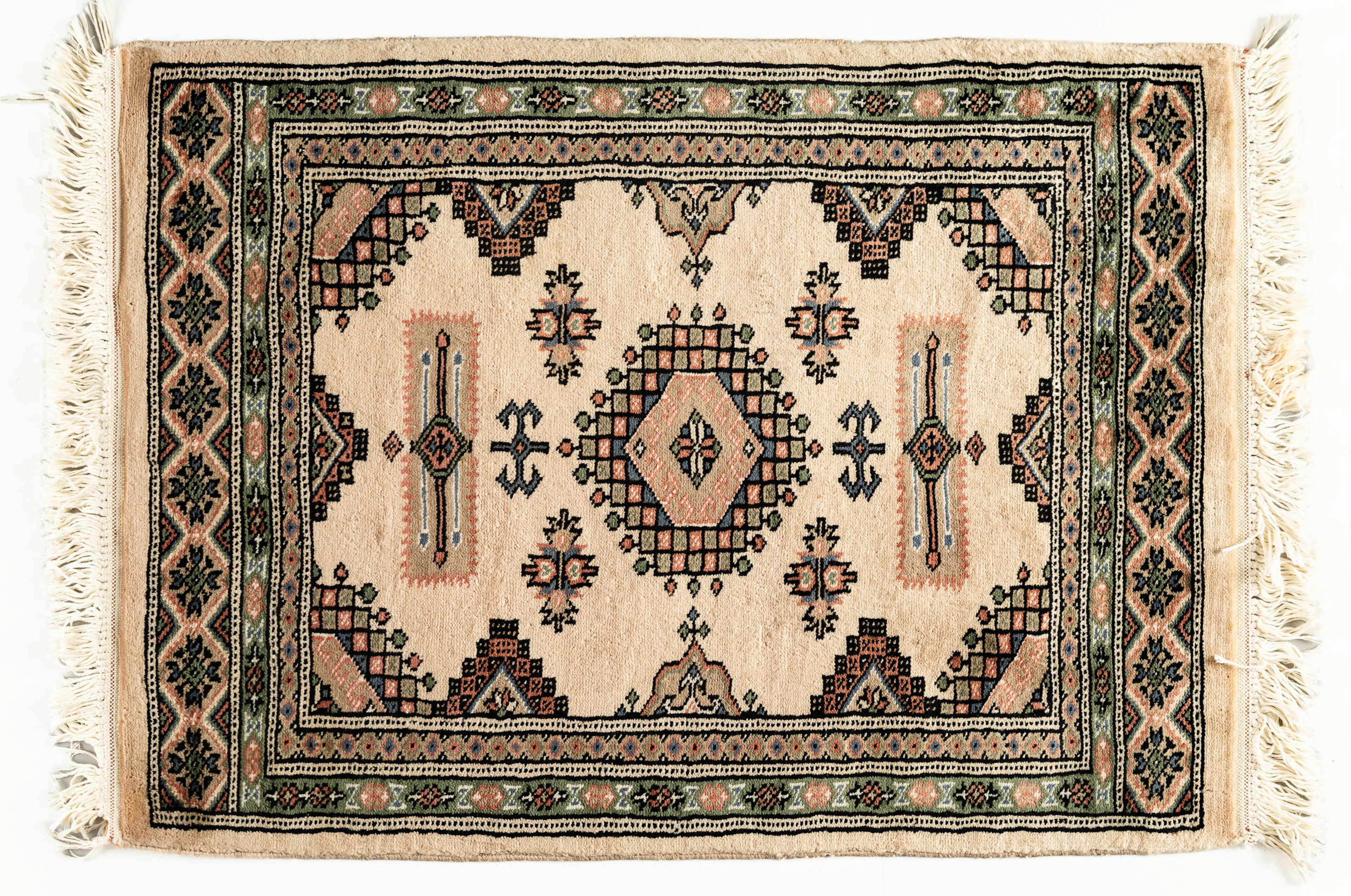 MATTA, Bokhara, Pakistan, 1900-tal. (93 × 67 cm).