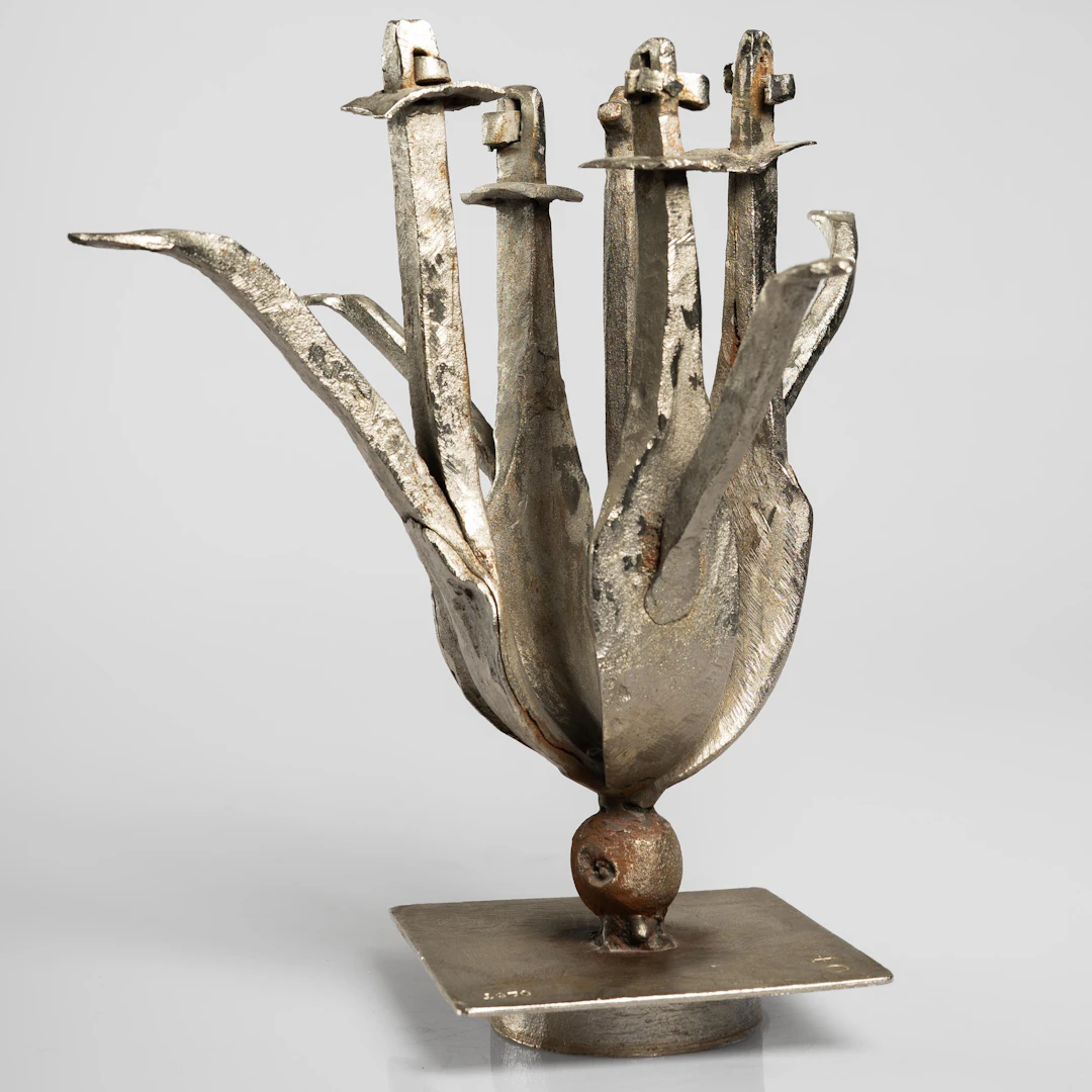 TORFRID OLSSON. Skulptur, Järn, Signerad & daterad: 1970.