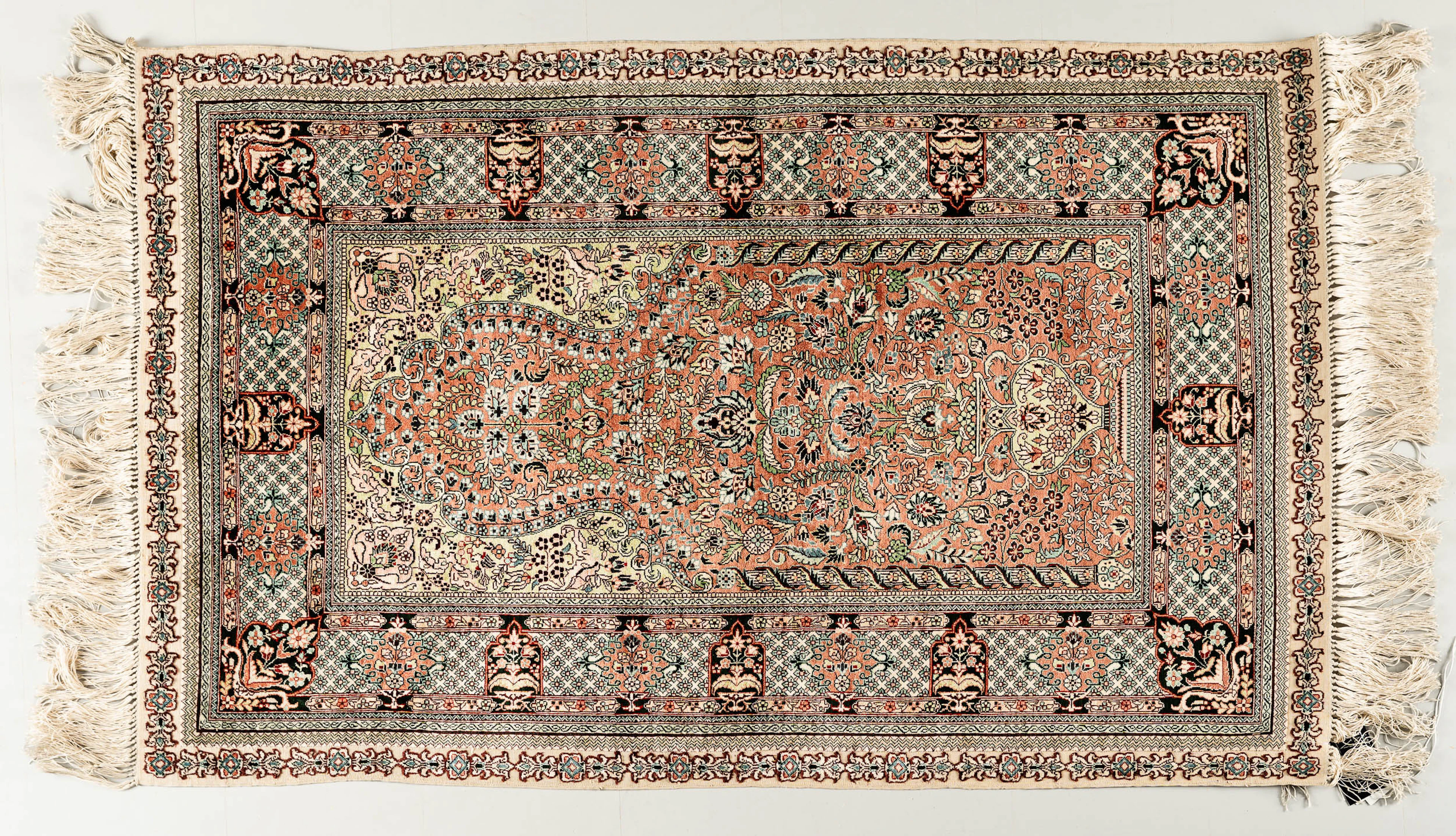 MATTA, Hereke, Turkisk, 1900-tal. Silke. (120 × 77 cm).
