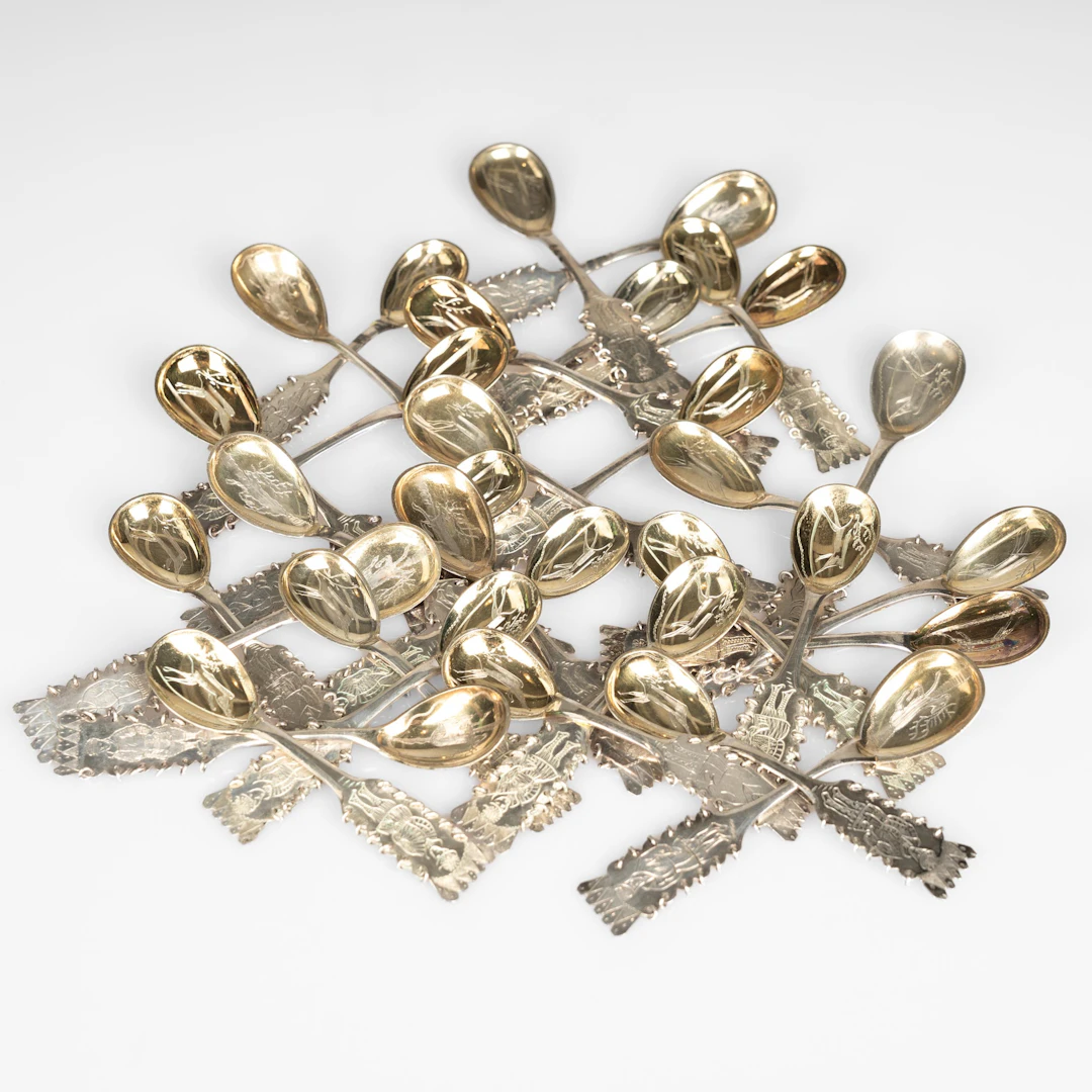 TESKEDAR. Silver "Same-motiv" COP, Stämplade 1900-tal (32st).