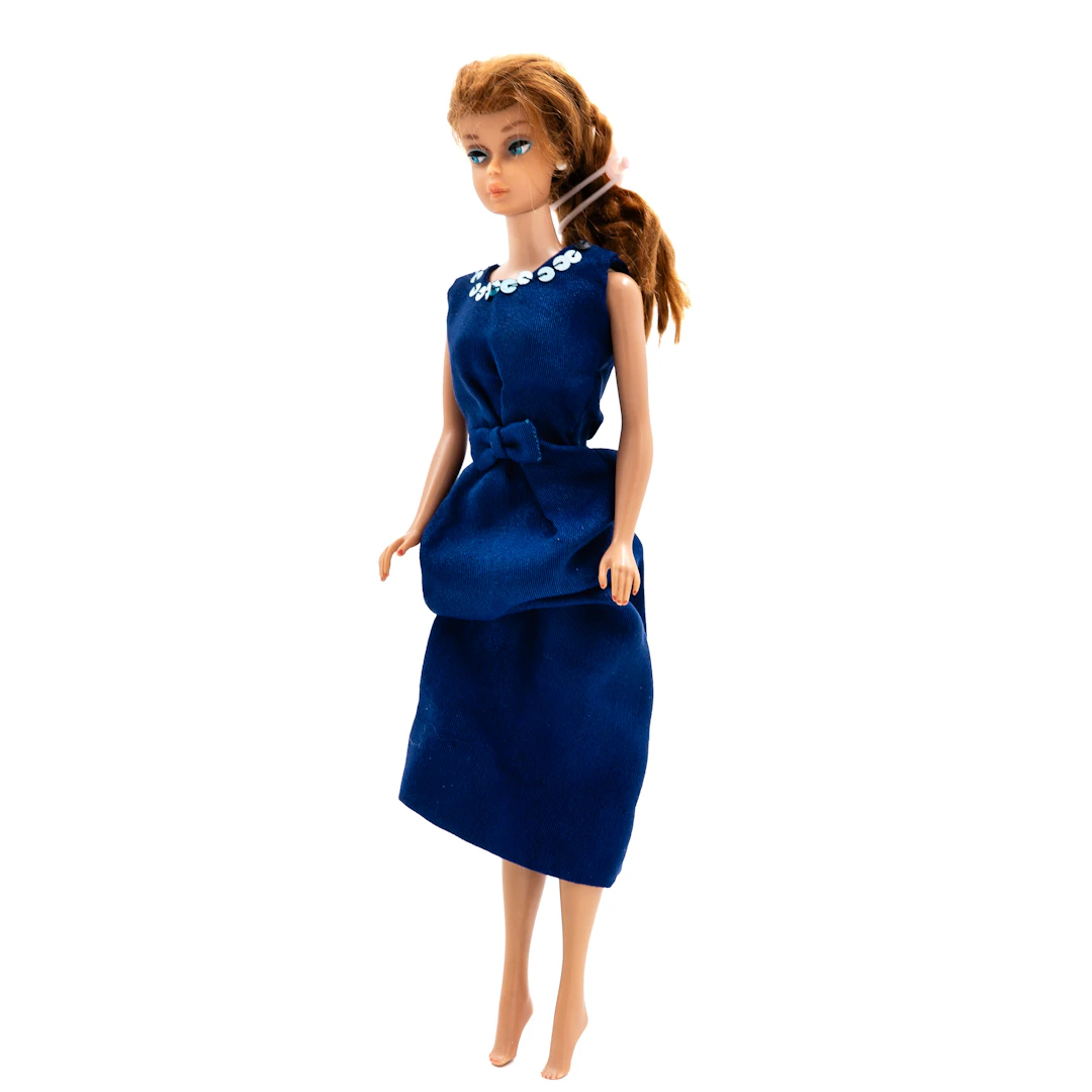 BARBIEDOCKA, "Midge", Mattel, 1960-tal. Blå kappa.