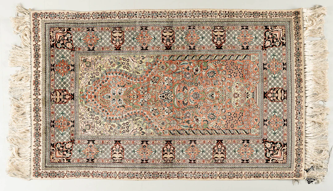 MATTA, Hereke, Turkisk, 1900-tal. Silke. (120 × 77 cm).