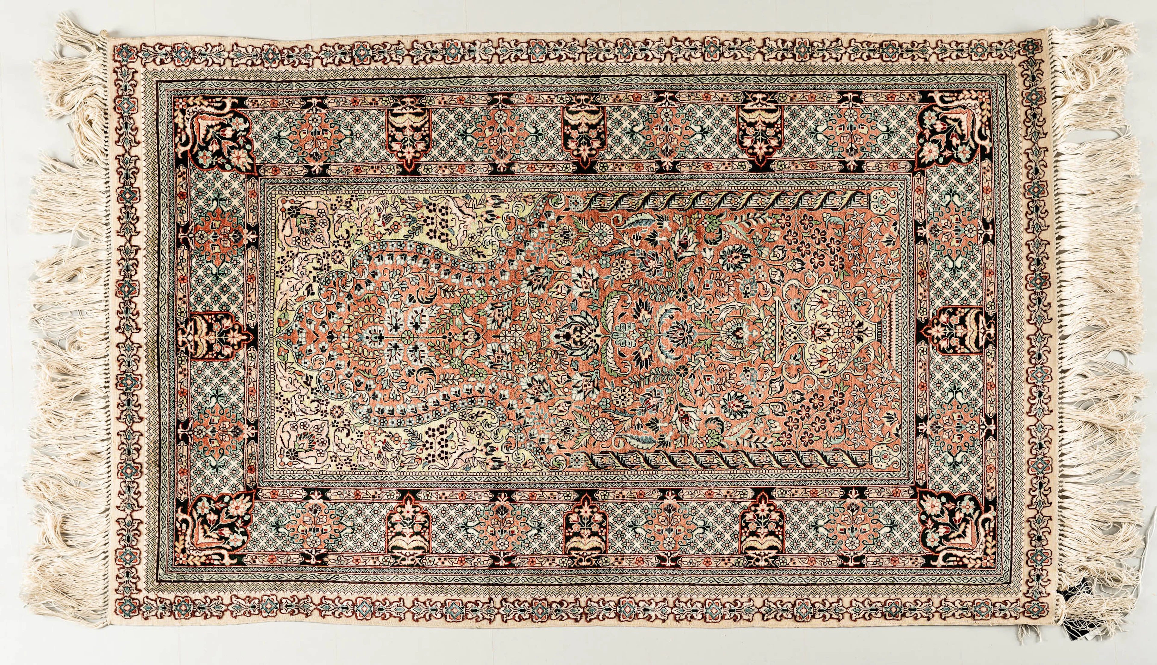 MATTA, Hereke, Turkisk, 1900-tal. Silke. (120 × 77 cm).
