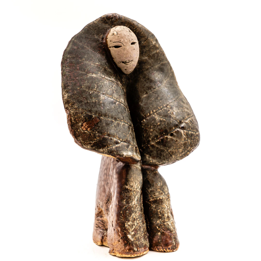 LISA LARSON. Skulptur / Figurin, Unik, "Flicka i löv" Signerad: Lisa