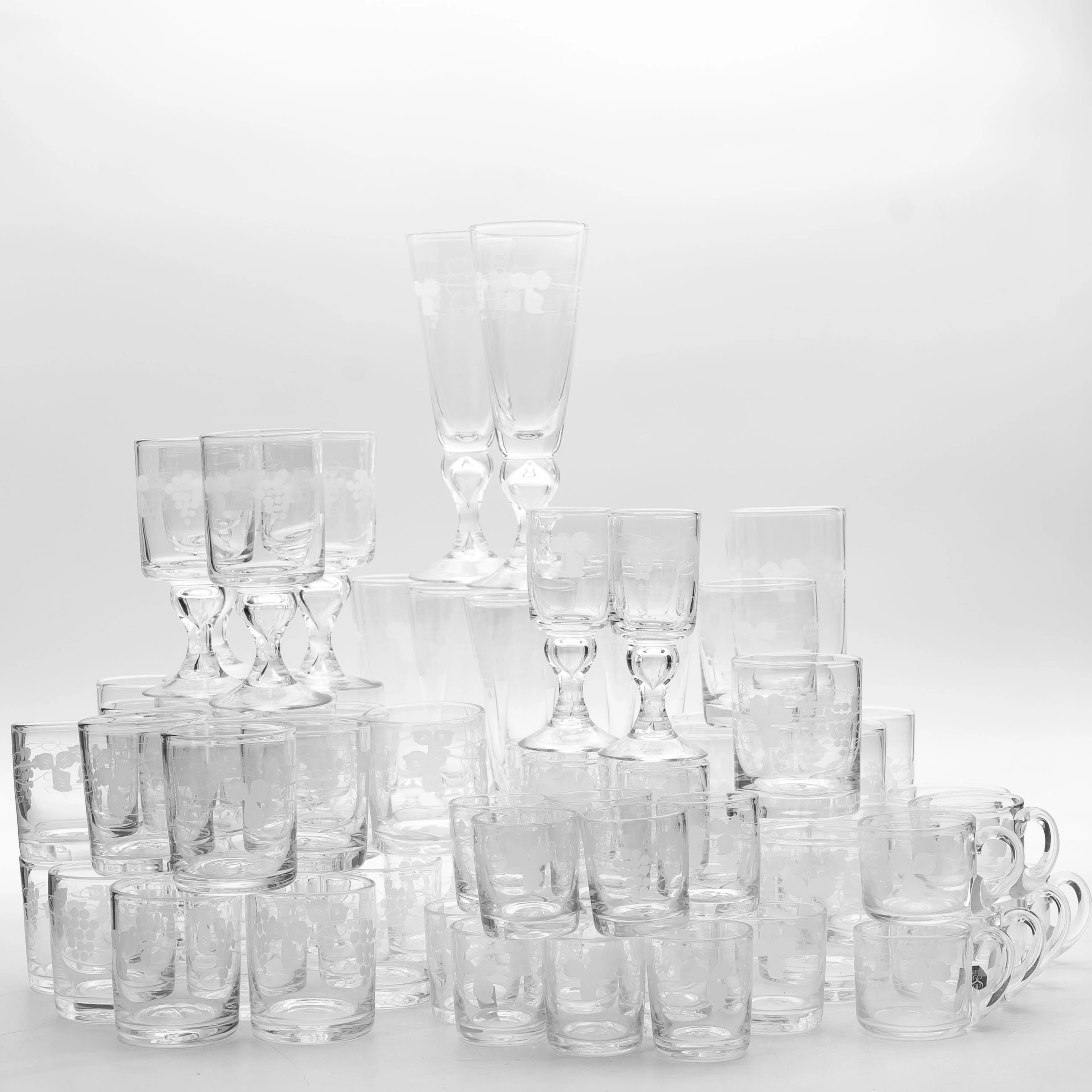 REJMYRE. Glasservis, "Swedish Old", 70 delar.