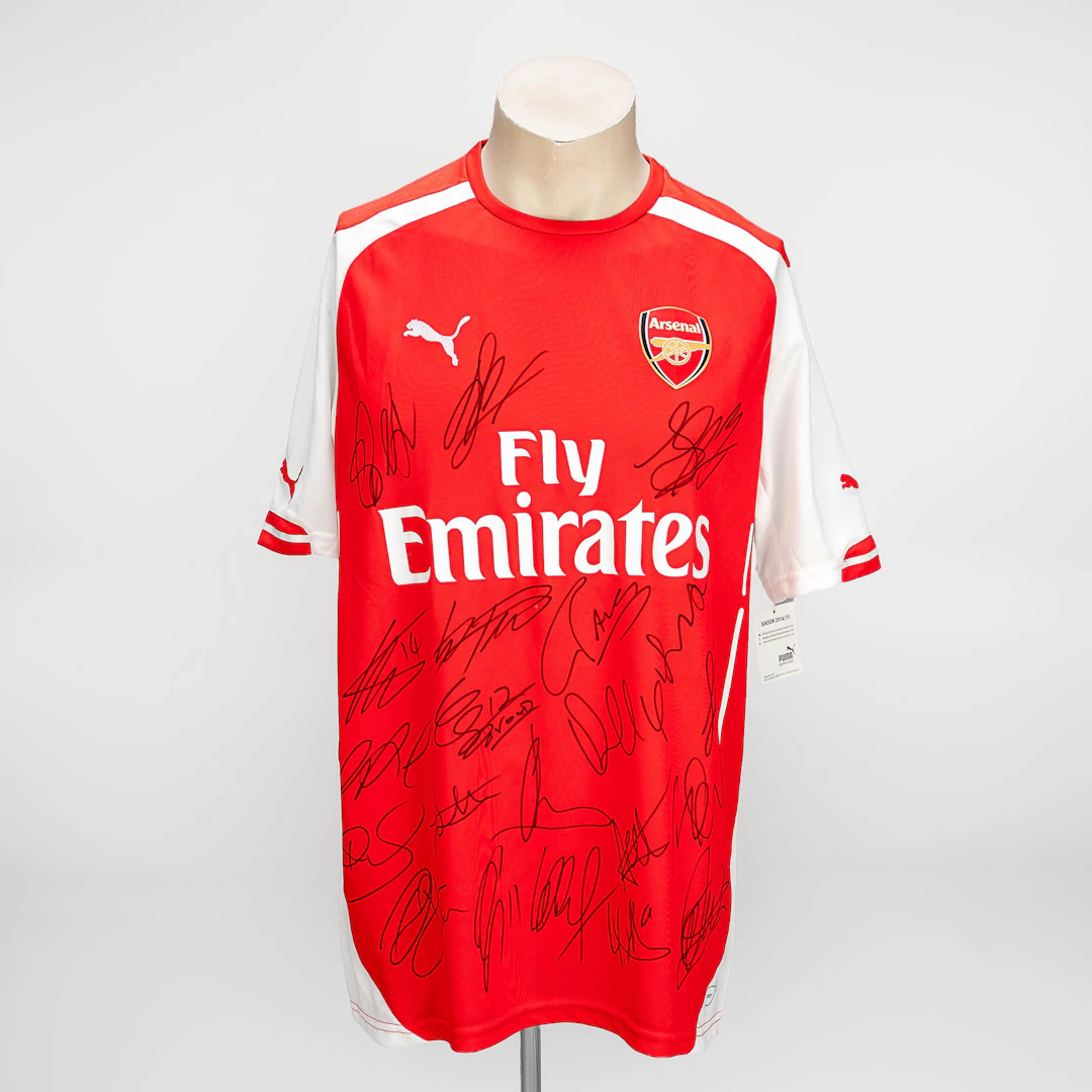 Fotbollströja, "Arsenal", Signerad av hela laget, Säsong 2014/2015.
