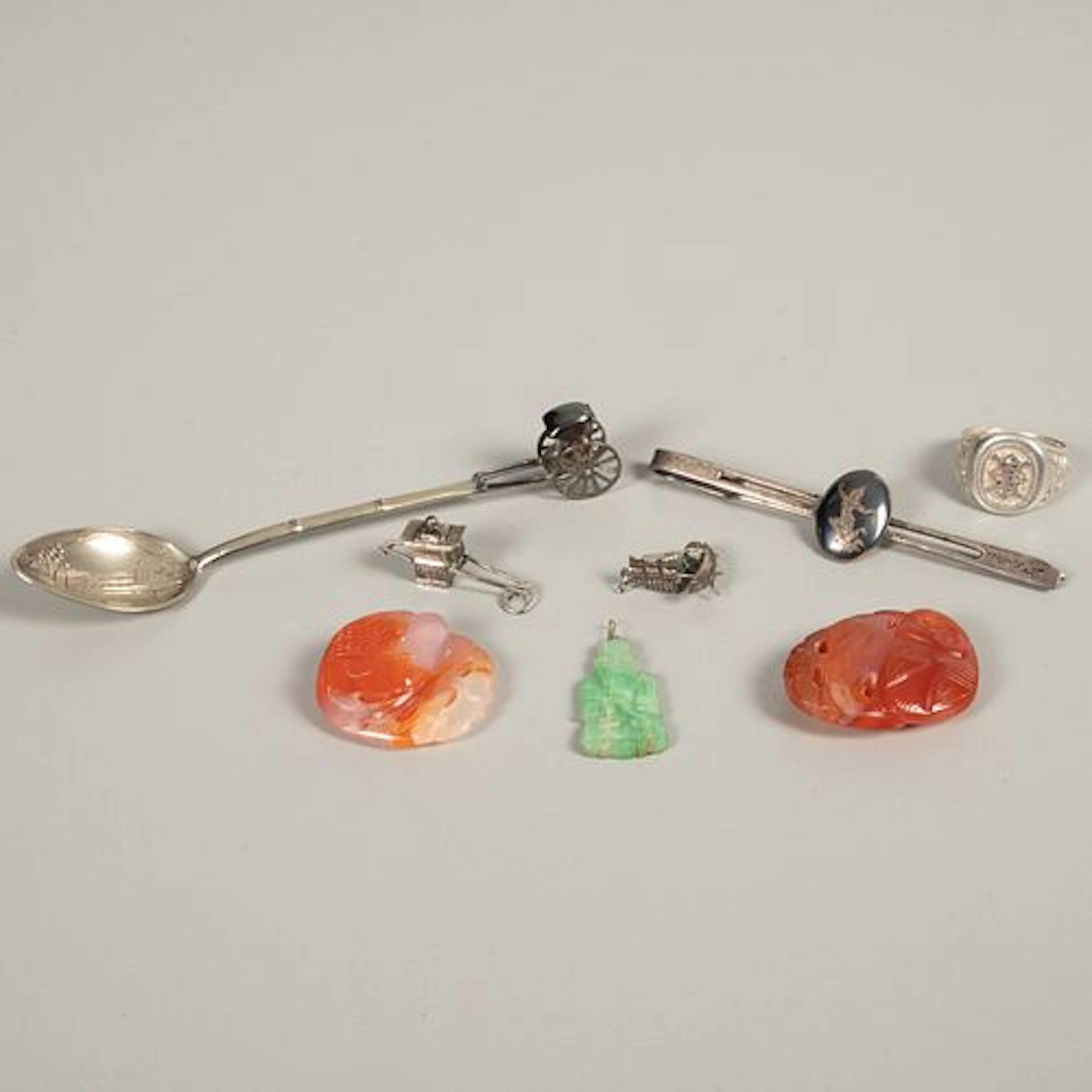 8 Asian and Jade Objets de Vertu