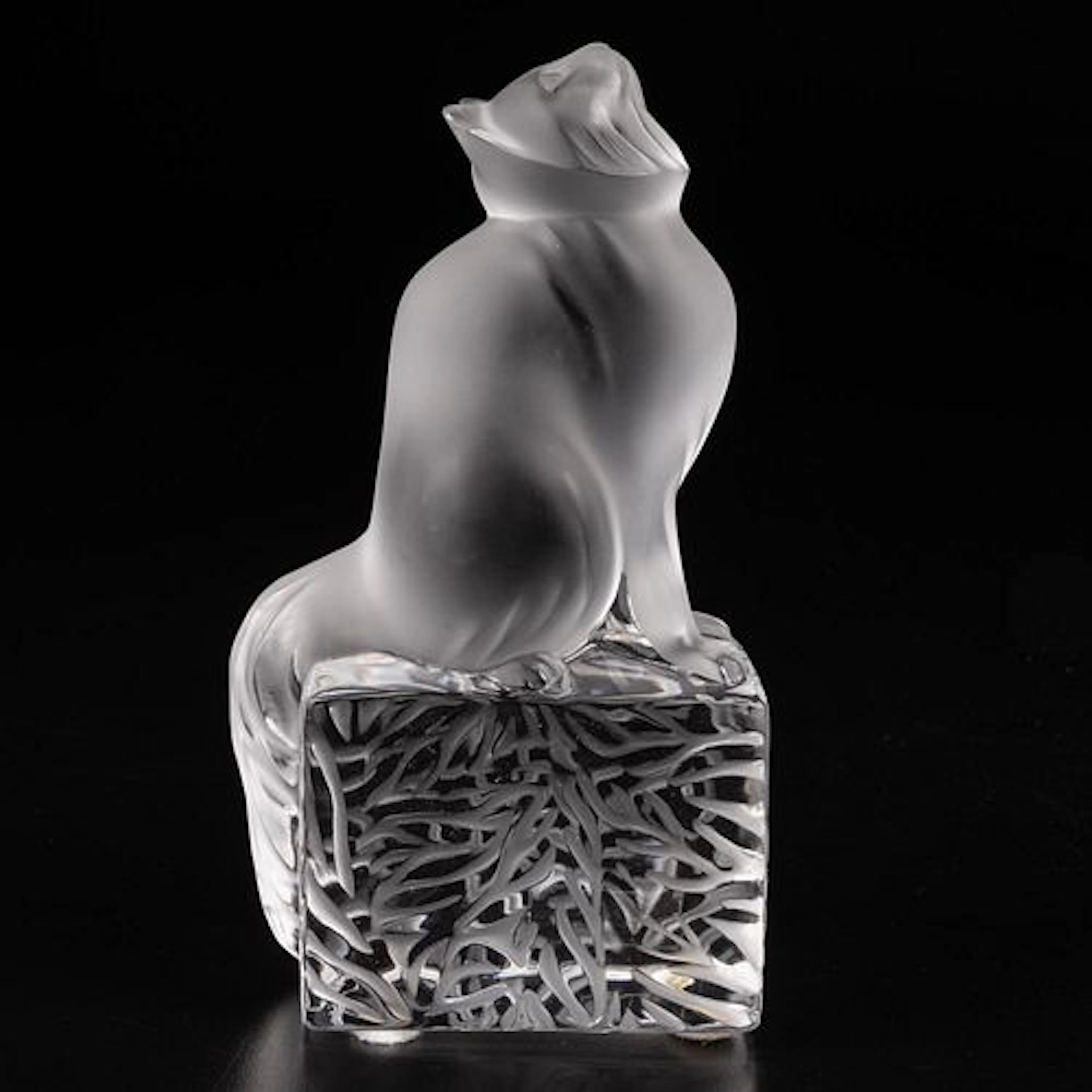 Lalique Chat Dendourette Cat Looking Up Sculpture