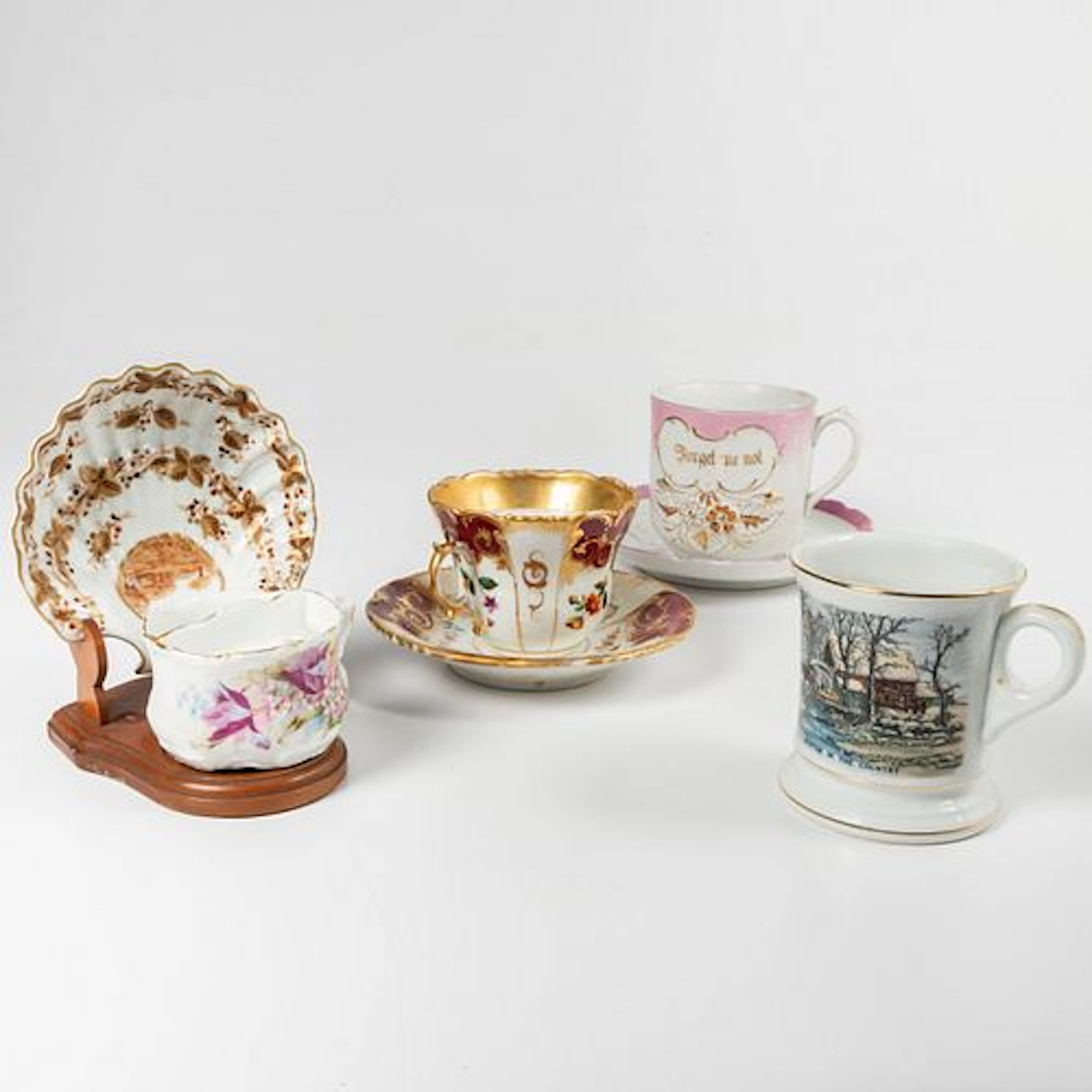 Seven Porcelain Decorative Items