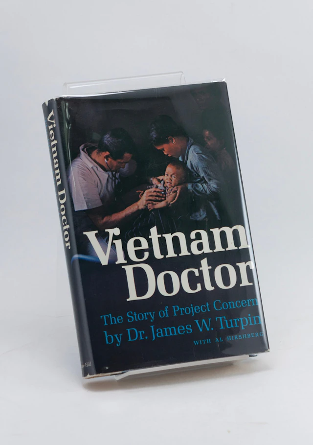 [Signed] [First Edition] Vietnam Doctor: The Story of...