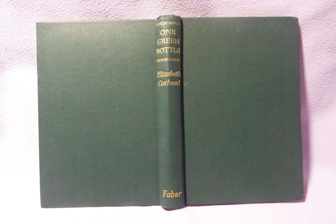 [First Edition] One Green Bottle : Second printing : No jacket Coxhead