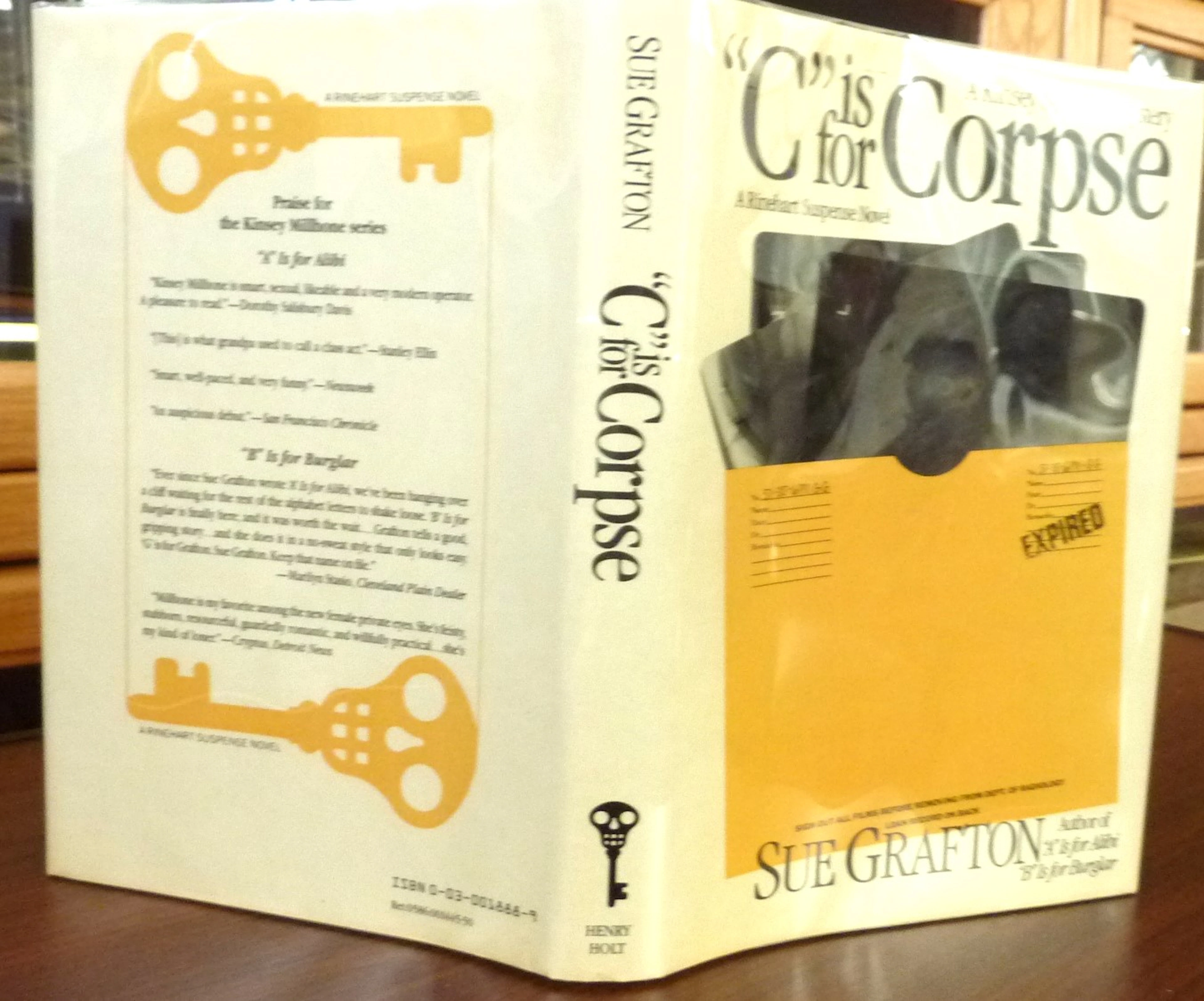 [Signed] [First Edition] C is for Corpse Grafton, Sue [Used - Fine] [Hardcover]