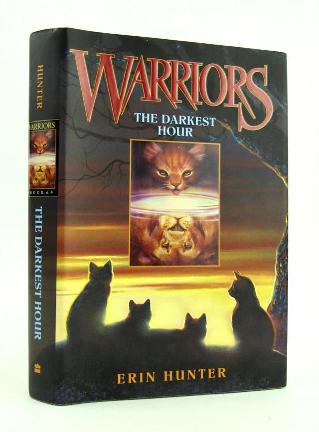[First Edition] The Darkest Hour Erin Hunter [Used - Near fine] [Hardcover]