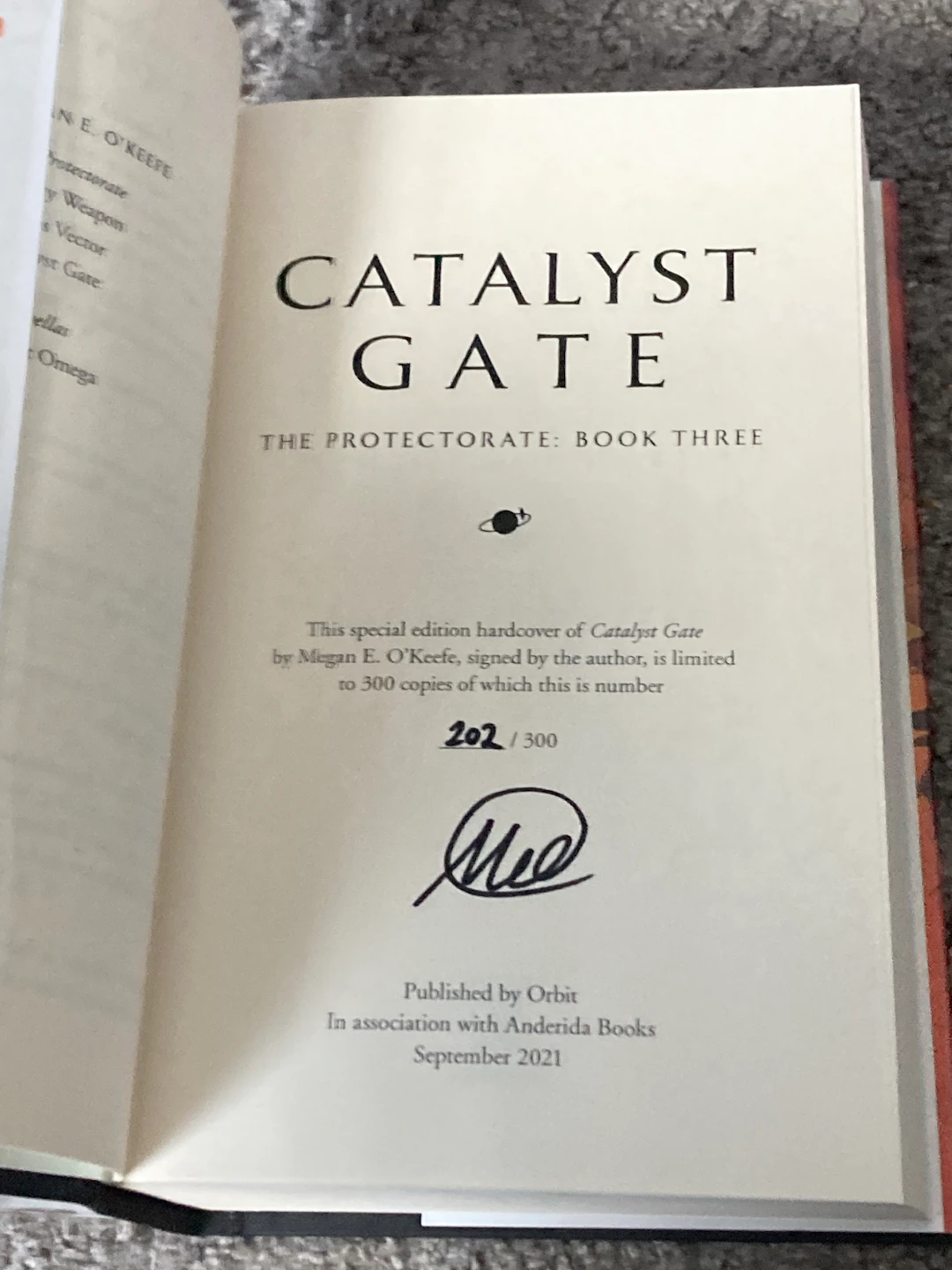 [Signed] [First Edition] CATALYST GATE: UK SIGNED LIMITED...