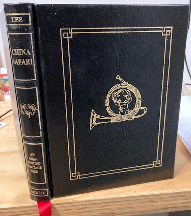 [Signed] [First Edition] China Safari Lee