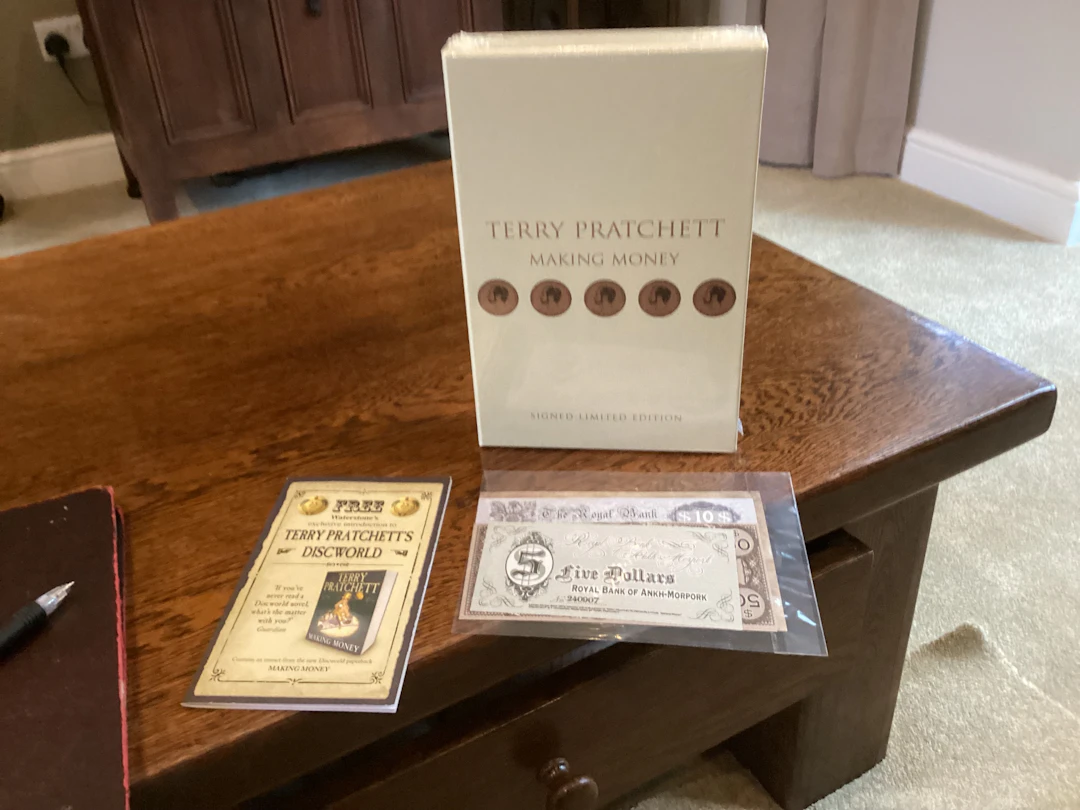 [Signed] [First Edition] Making Money *****SIGNED LIMITED...