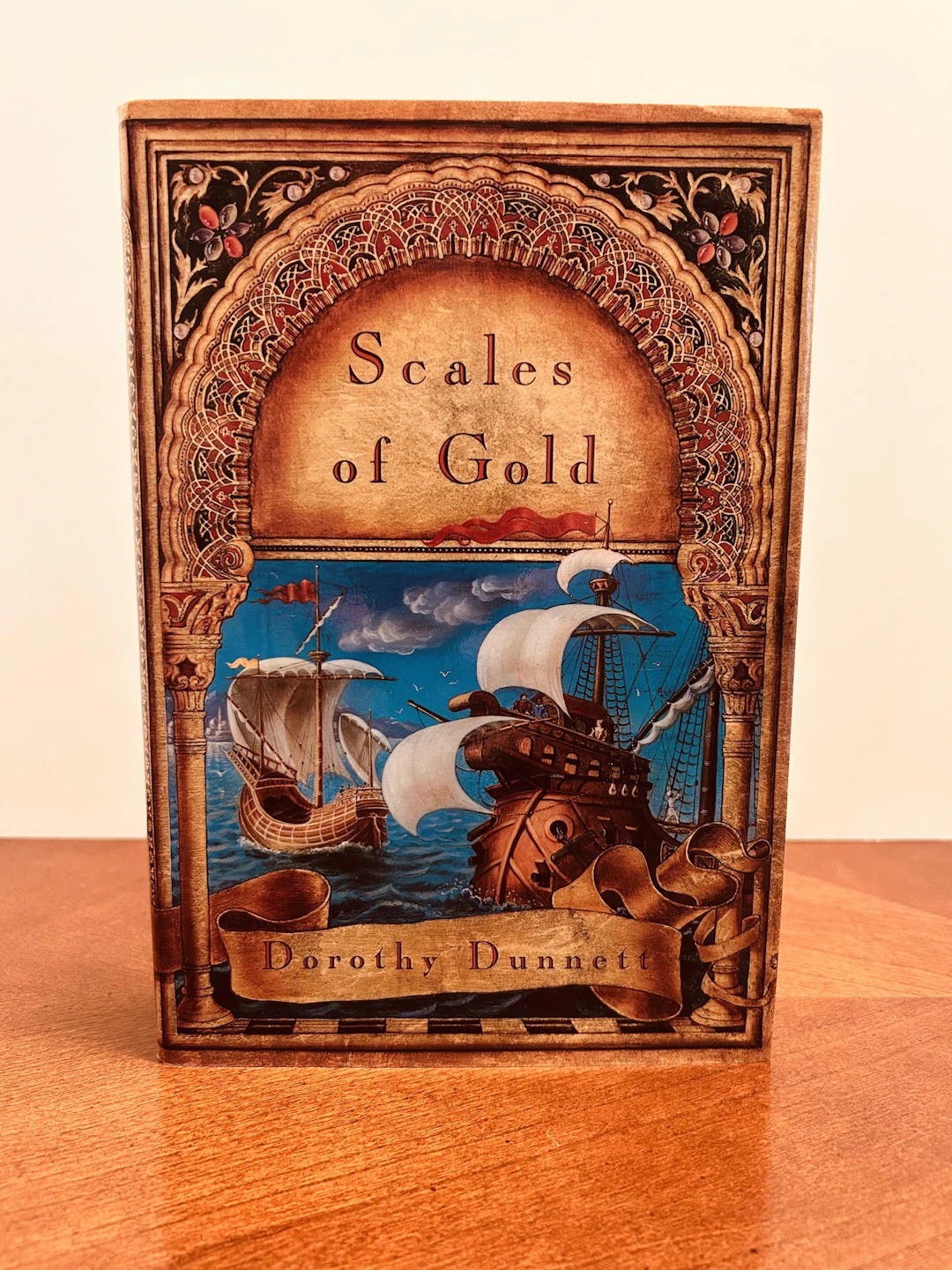 [First Edition] Scales of Gold (The House of Niccolo)...