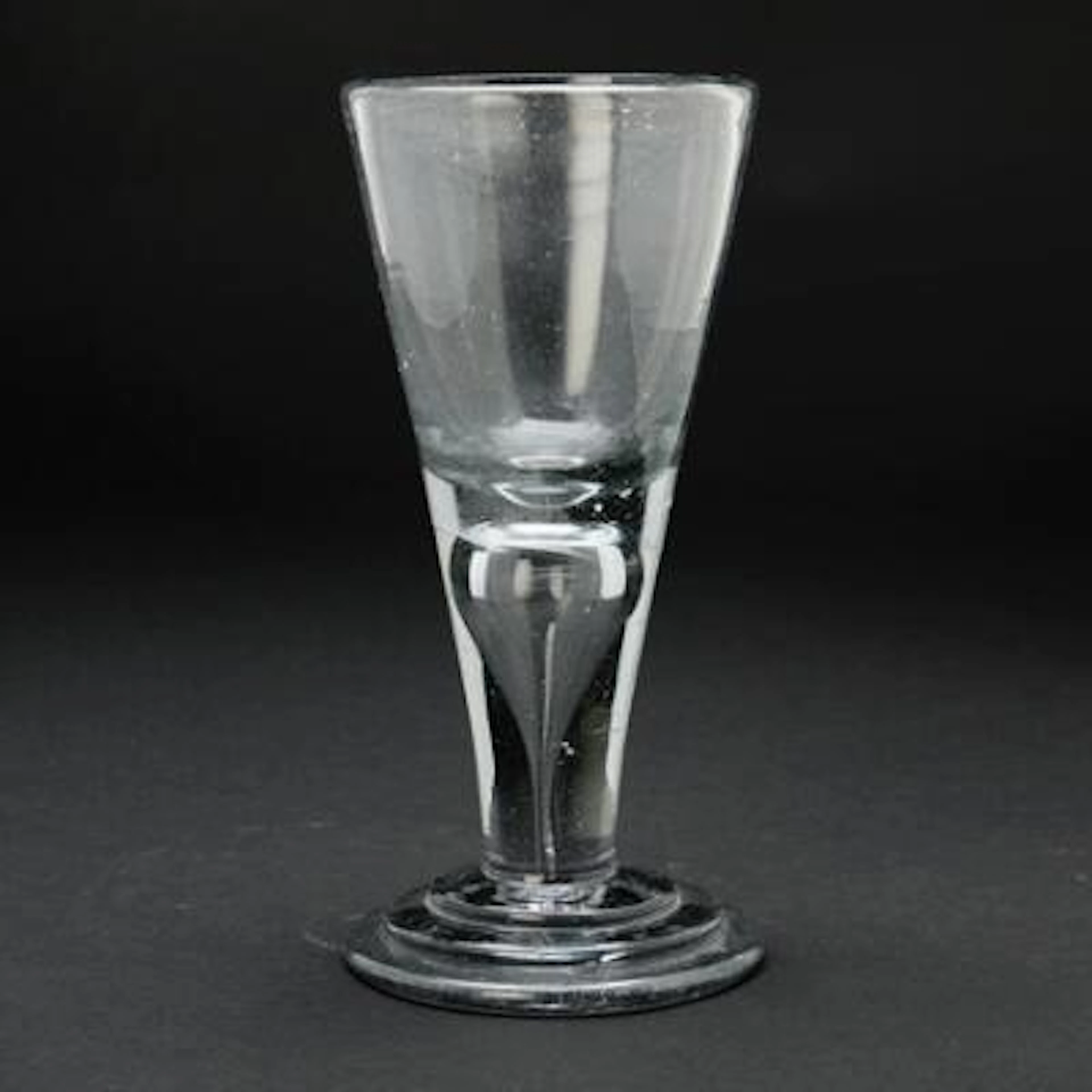 Nøstetangen "Nøgen Jomfru" wine glass. Norway, c. 1750–1770. H. 19