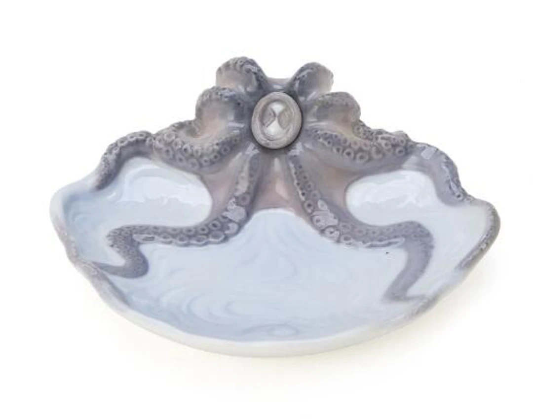 Royal Copenhagen: Inkwell in porcelain in the form of an octopus.
