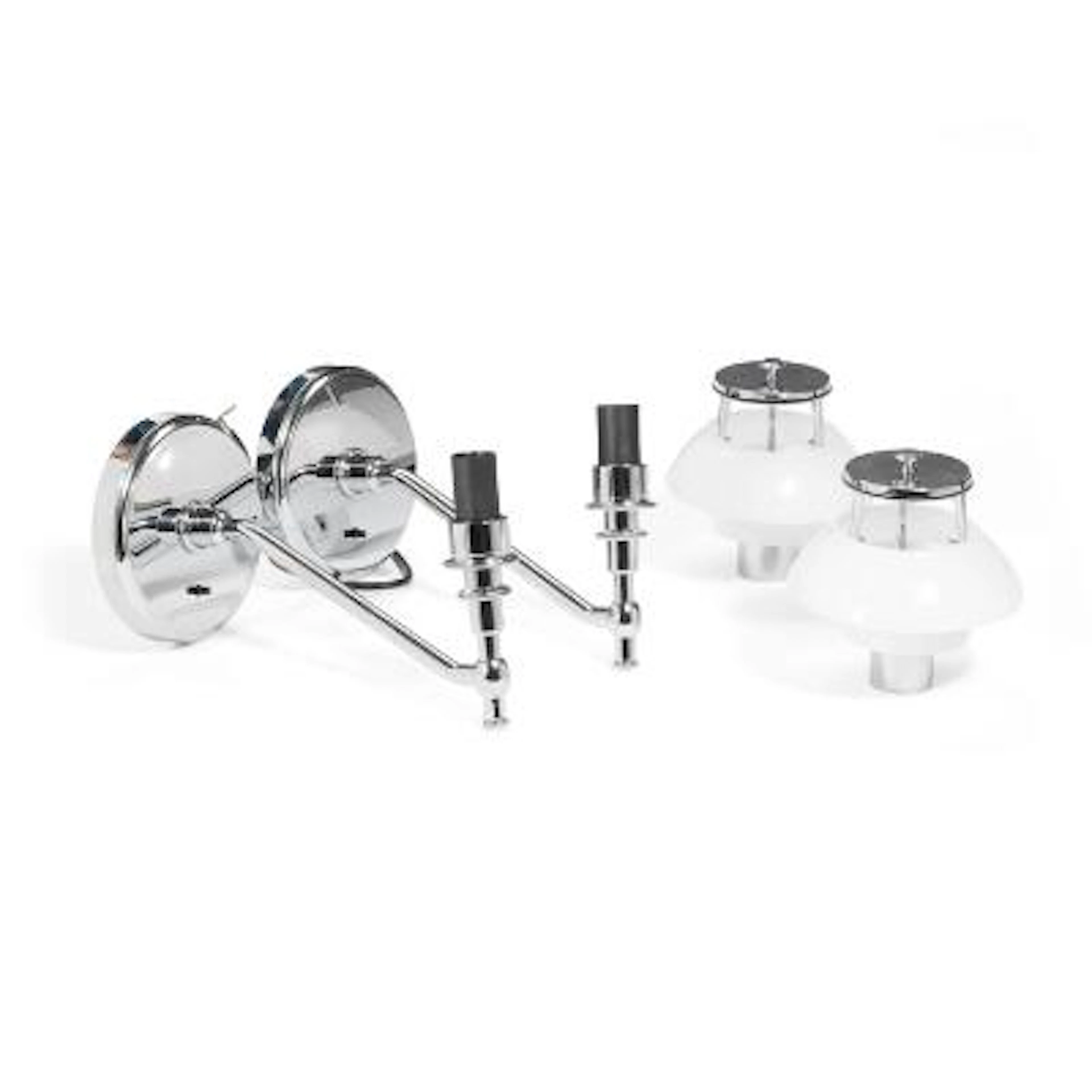 Poul Henningsen: “Akademi”. A pair of chrome steel wall lamp mounted