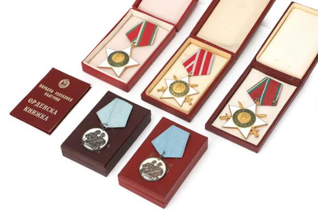 Bulgaria, Order of 9th September 1944, (3 pcs different) in originel