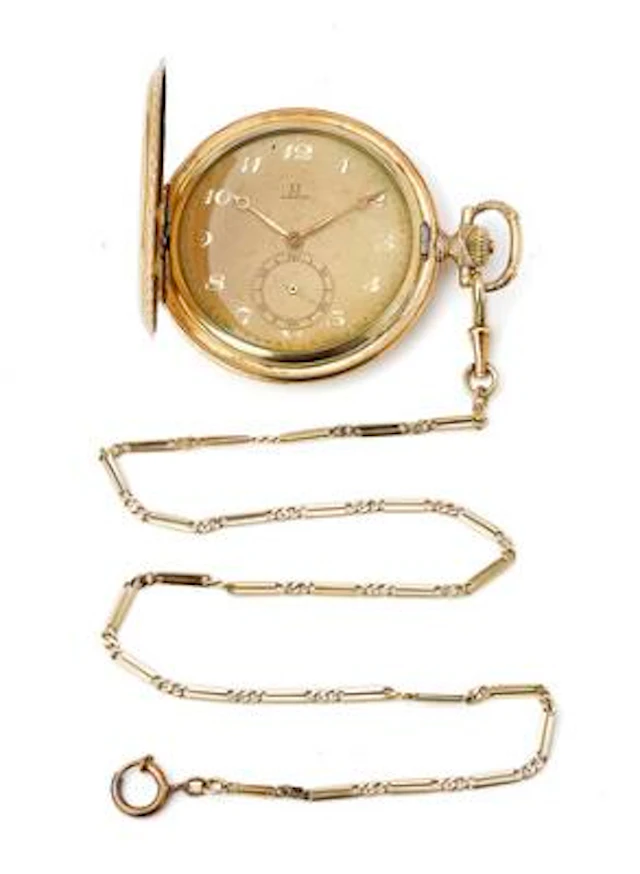 Omega: Double-cased pocket watch of 14k gold. Mechanical movement