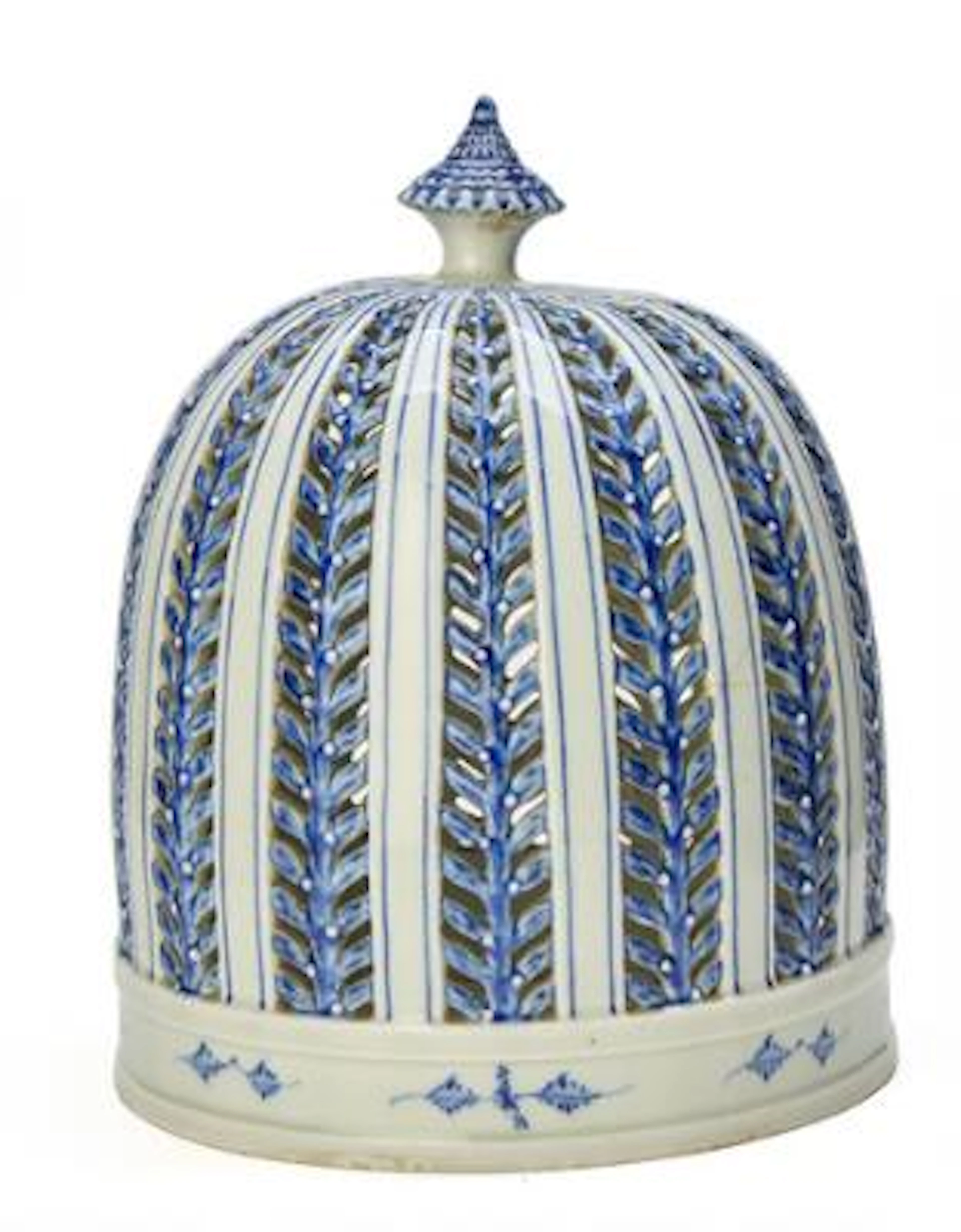 "Blue Fluted" porcelain ice dome. Royal Copenhagen. Early 19th century.