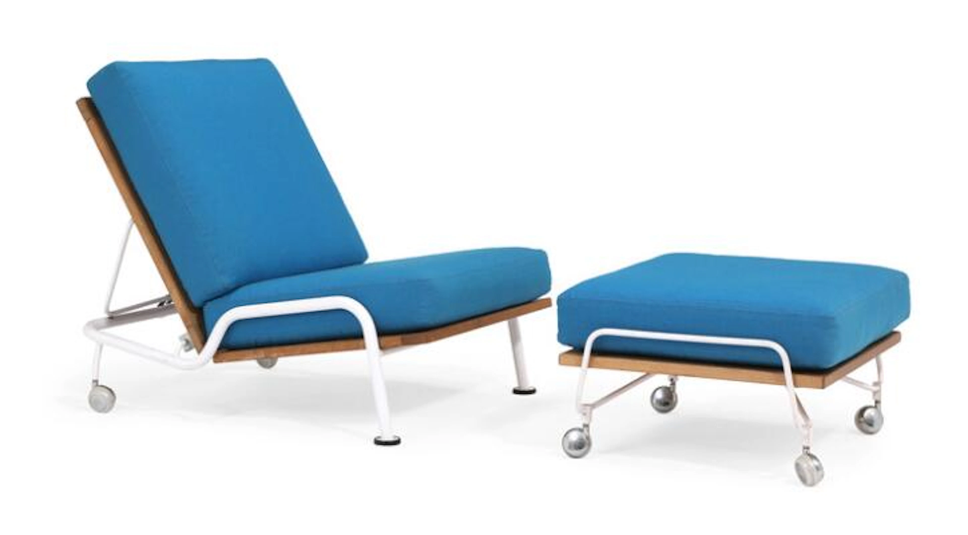 Hans J. Wegner: Easy chairs with matching stool. Manufactured 1970s