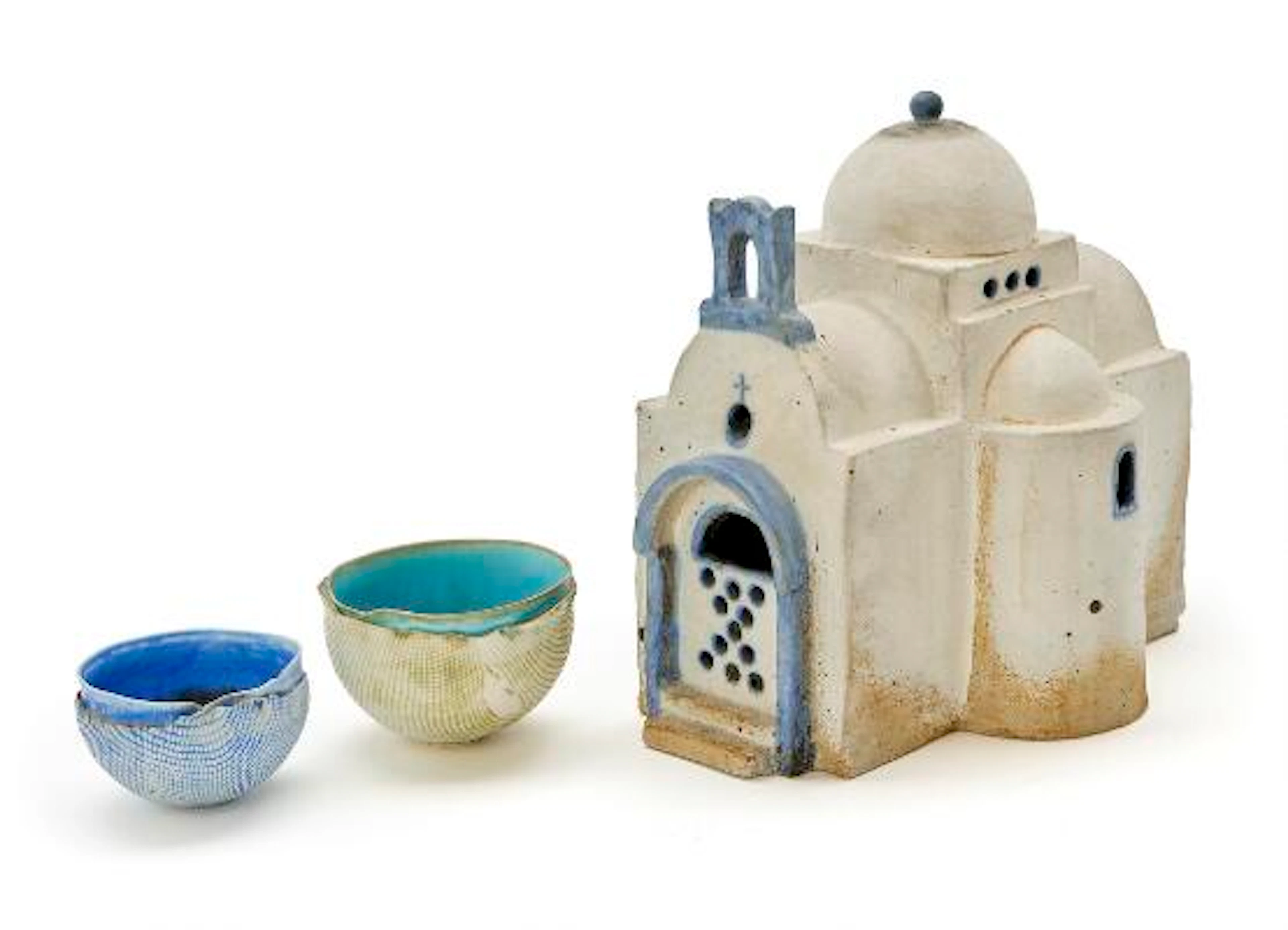 Lene Regius: A church-shaped stoneware sculpture and two bowls. Decorated