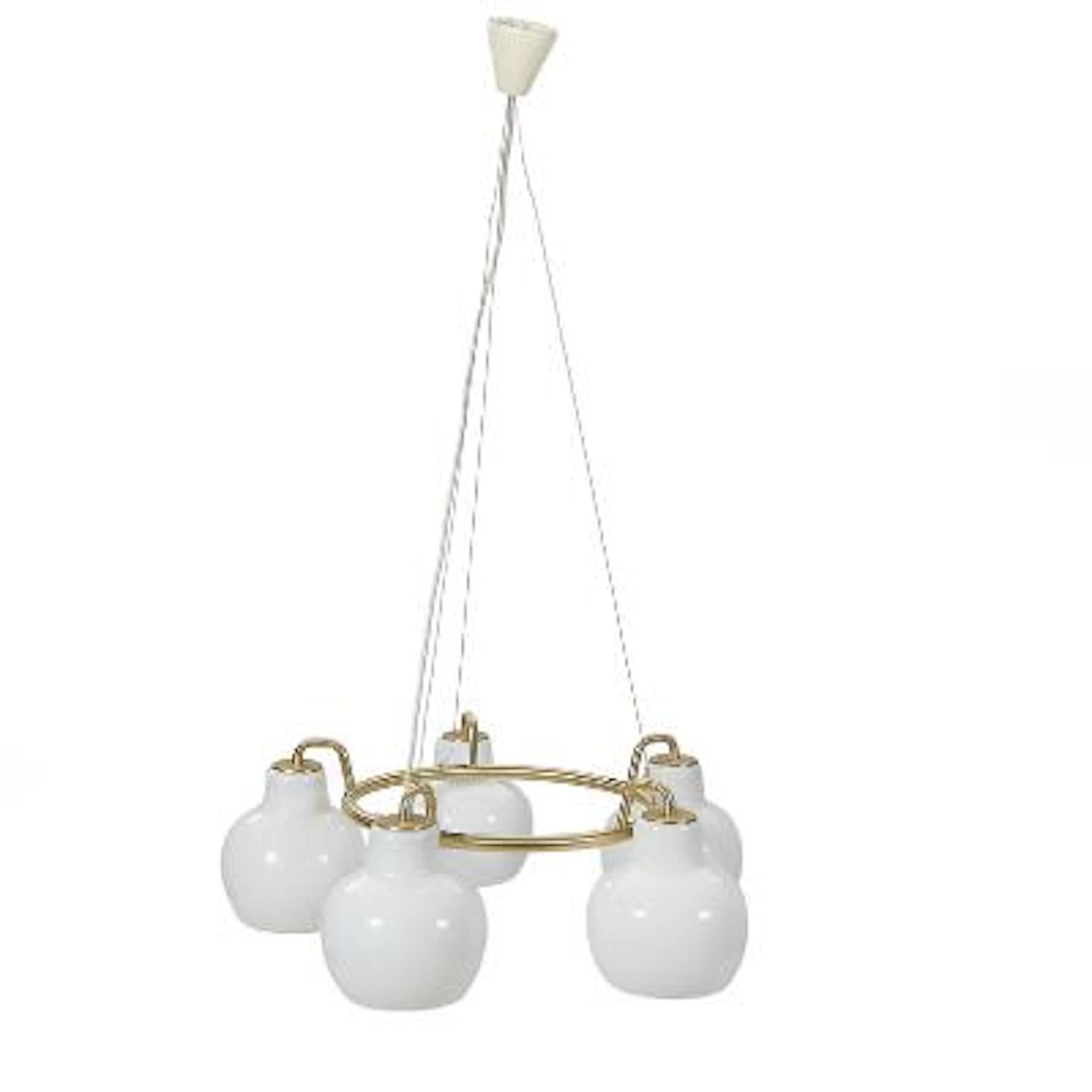 Vilhelm Lauritzen: “Christiansborg”. Chandelier with brass frame