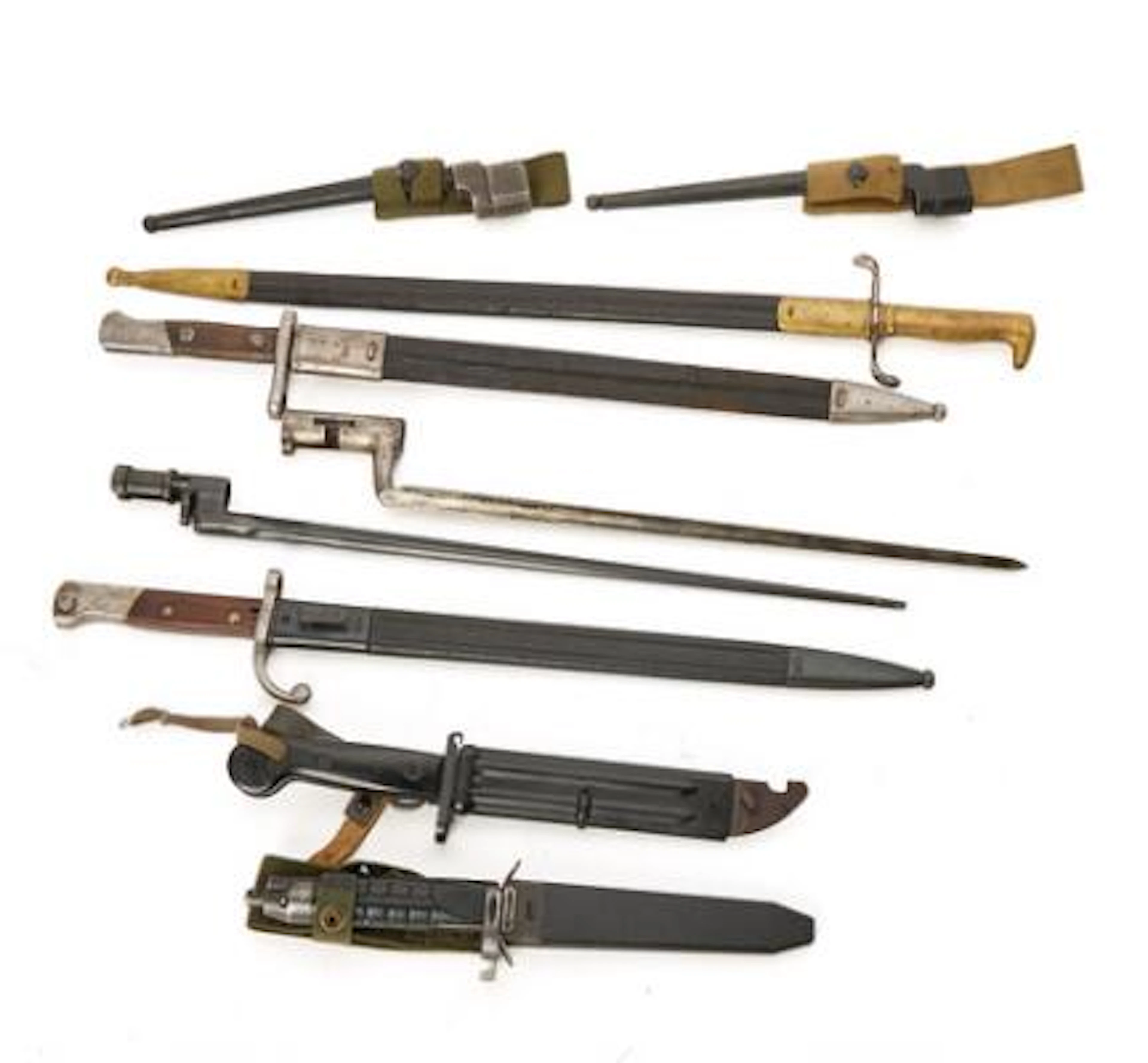 A collection of 9 bayonets. – Bruun Rasmussen Auctioneers