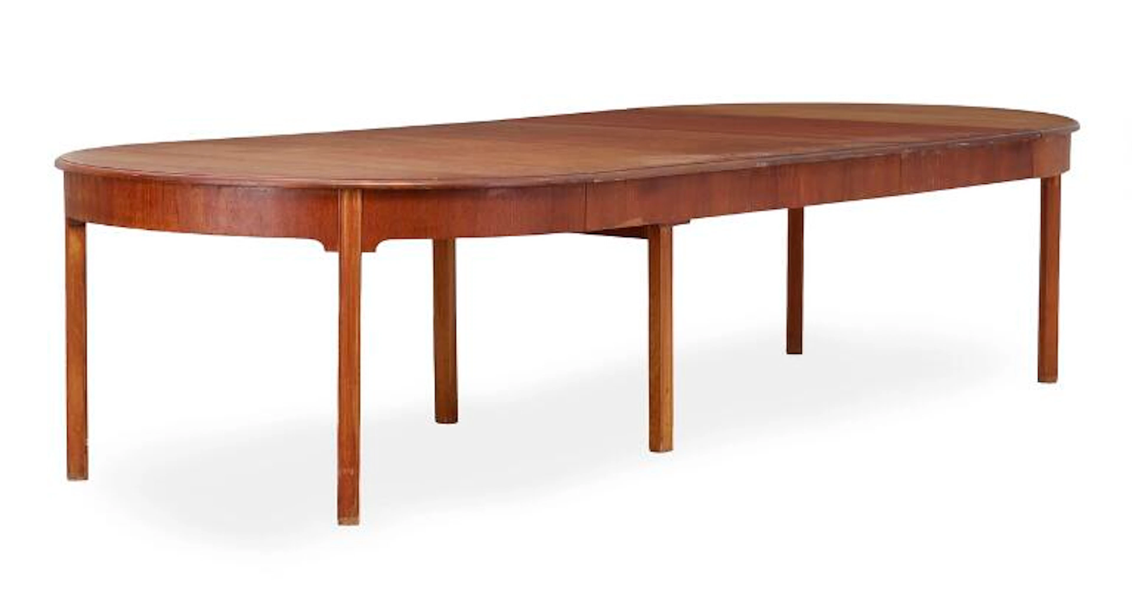 Kaare Klint: Circular dining table of Cuban mahogany with solid top
