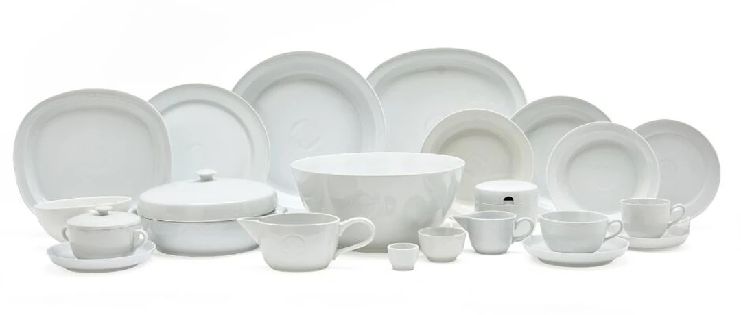 Gertrud Vasegaard: "Gemma". Blanc de chine dinnerware. Marked monogram.